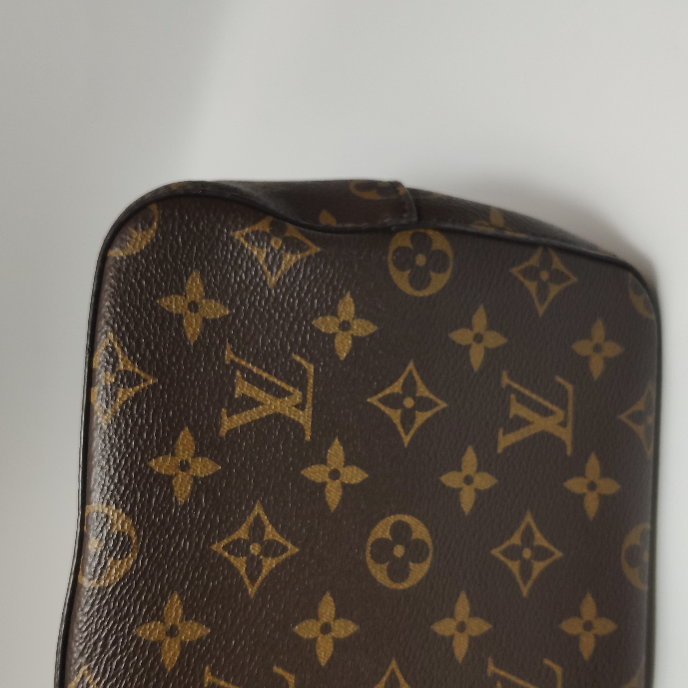 Louis Vuitton(LV) NeoNoe Handbag Monogram Canvas with Leather MM — photo 12 of 22
