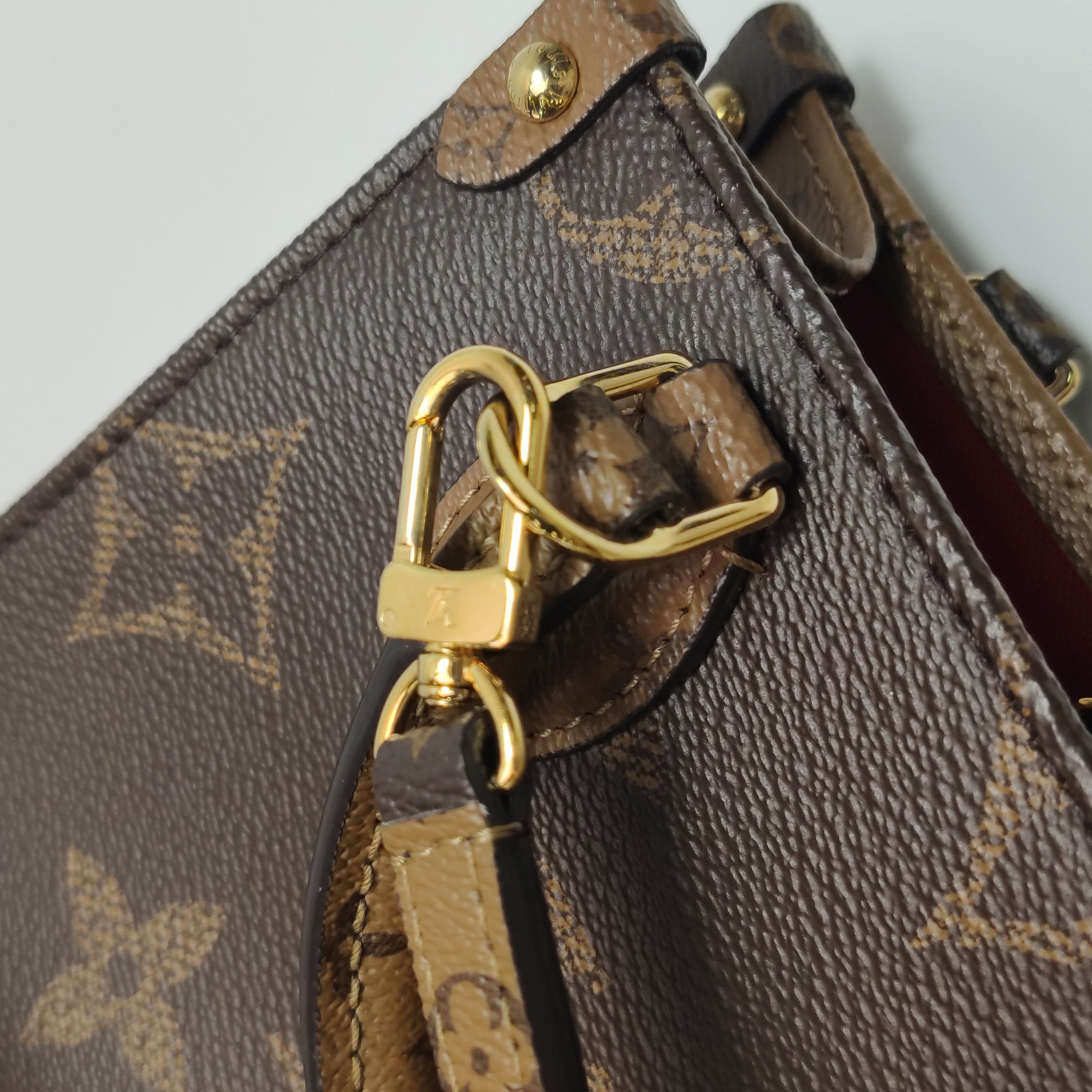 Louis Vuitton(LV) OnTheGo Tote Reverse Monogram Giant BB — photo 11 of 13