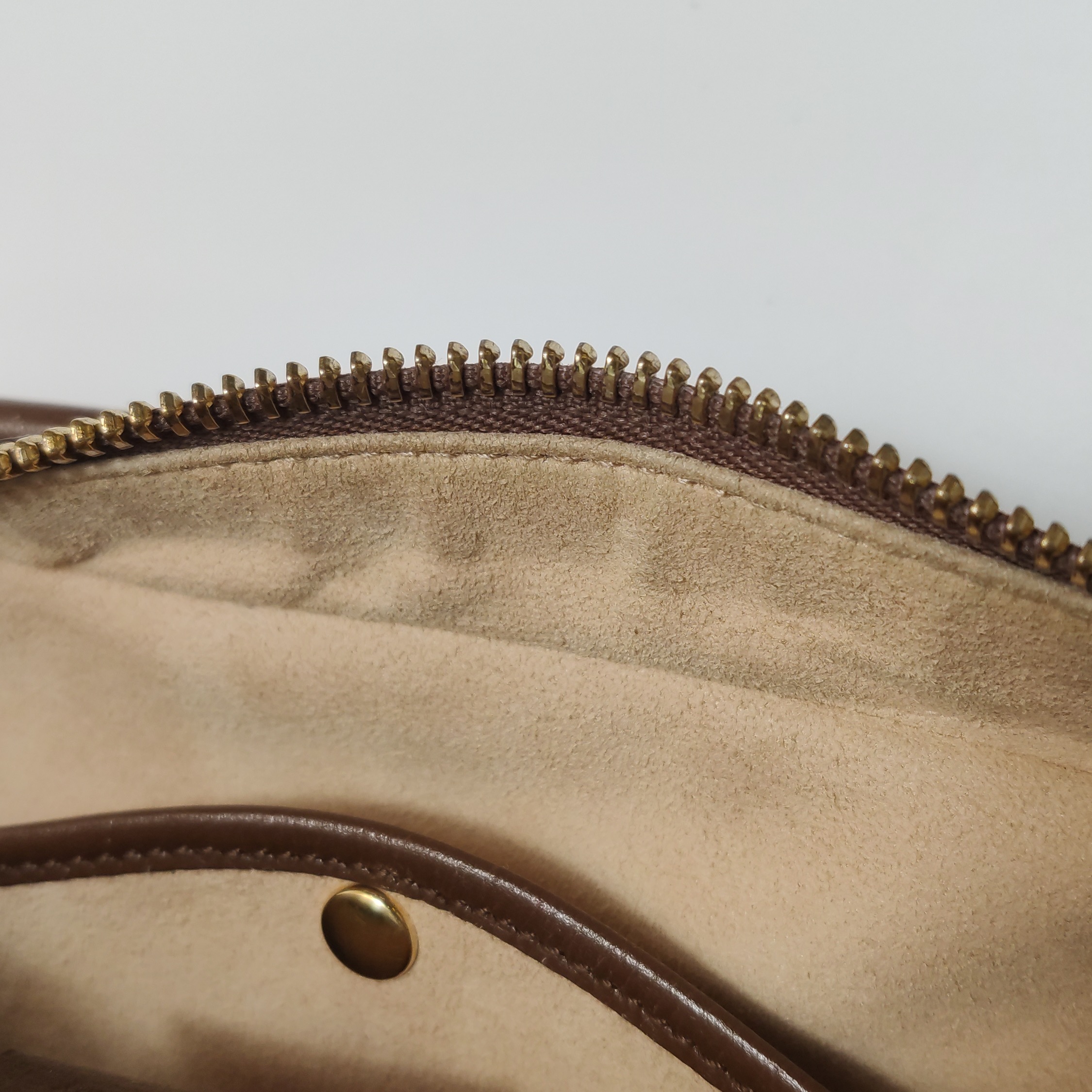 Gucci Interlocking G Patch Camera Bag GG Coated Canvas Mini — photo 9 of 18