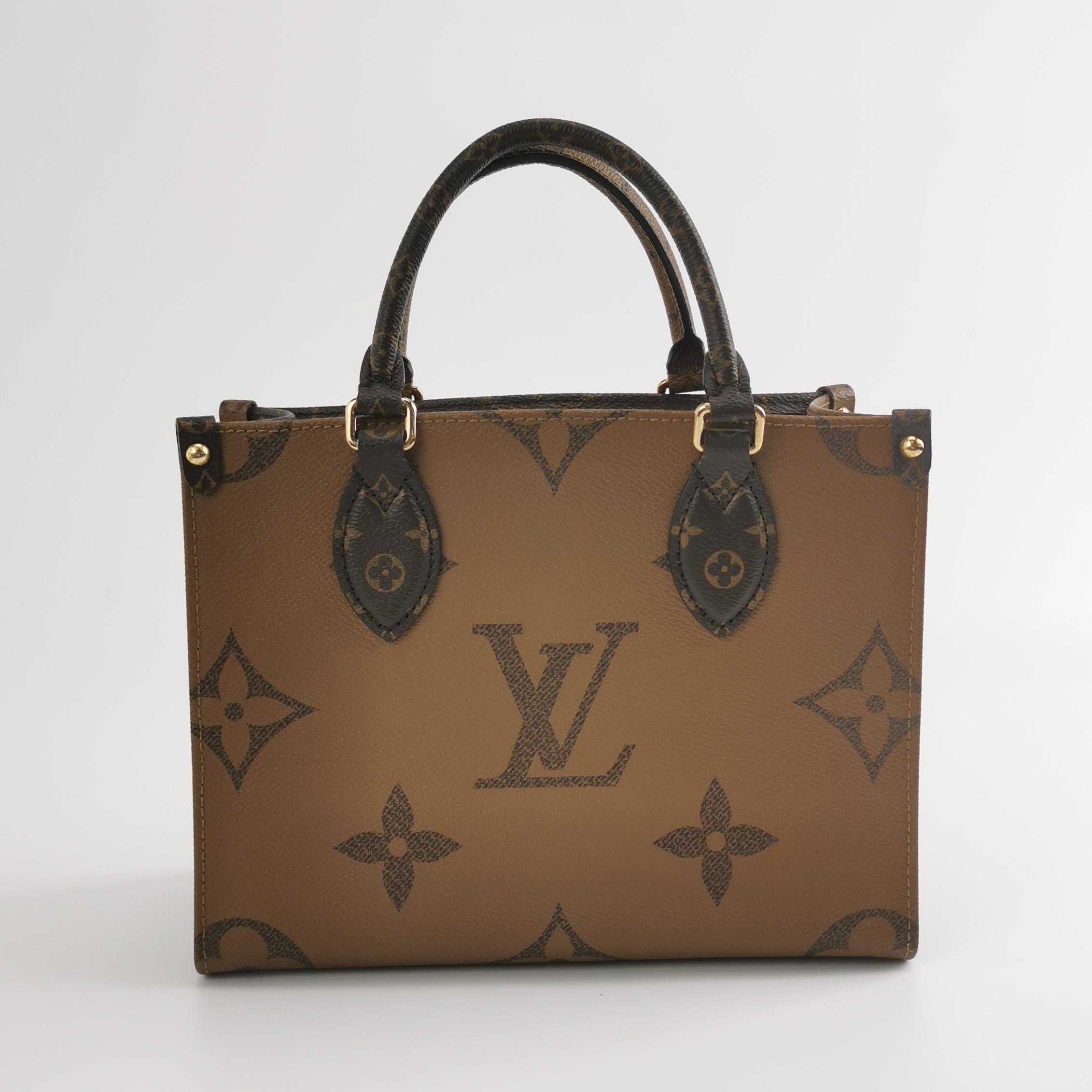 Louis Vuitton(LV) OnTheGo Tote Reverse Monogram Giant PM — photo 3 of 15