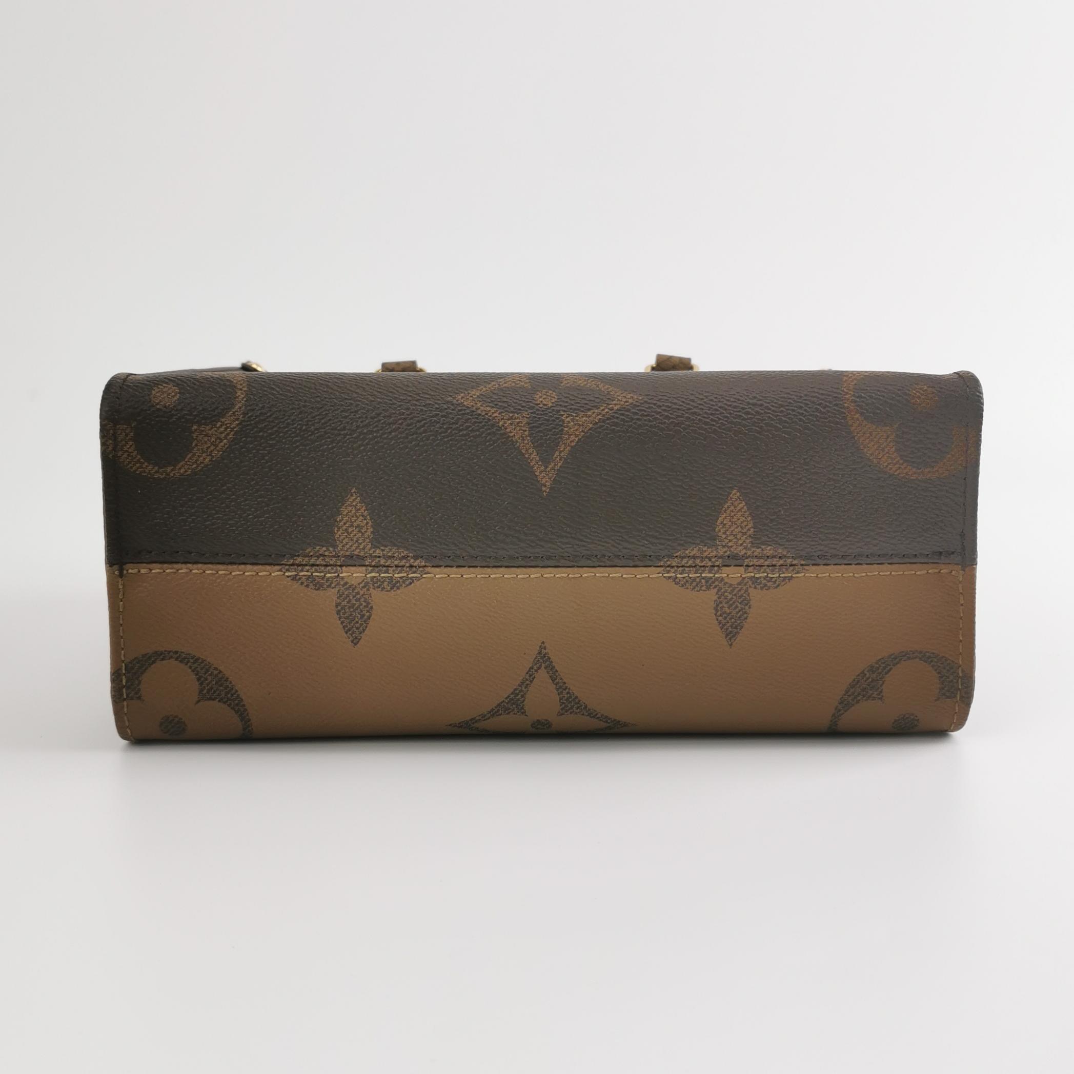 Louis Vuitton(LV) OnTheGo Tote Reverse Monogram Giant PM — photo 6 of 15