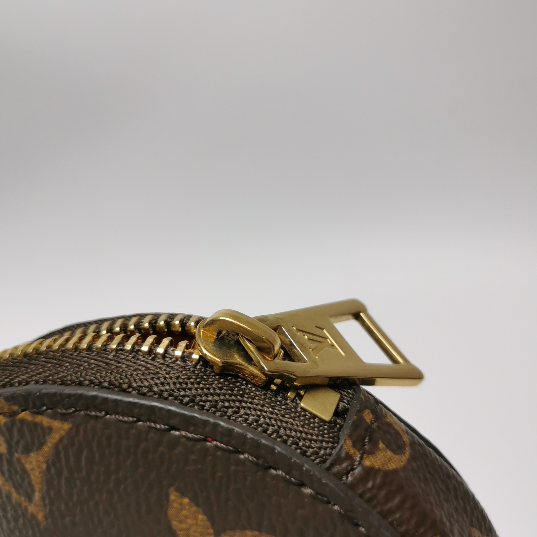 Louis Vuitton(LV) OnTheGo Tote Reverse Monogram Giant PM — photo 14 of 15