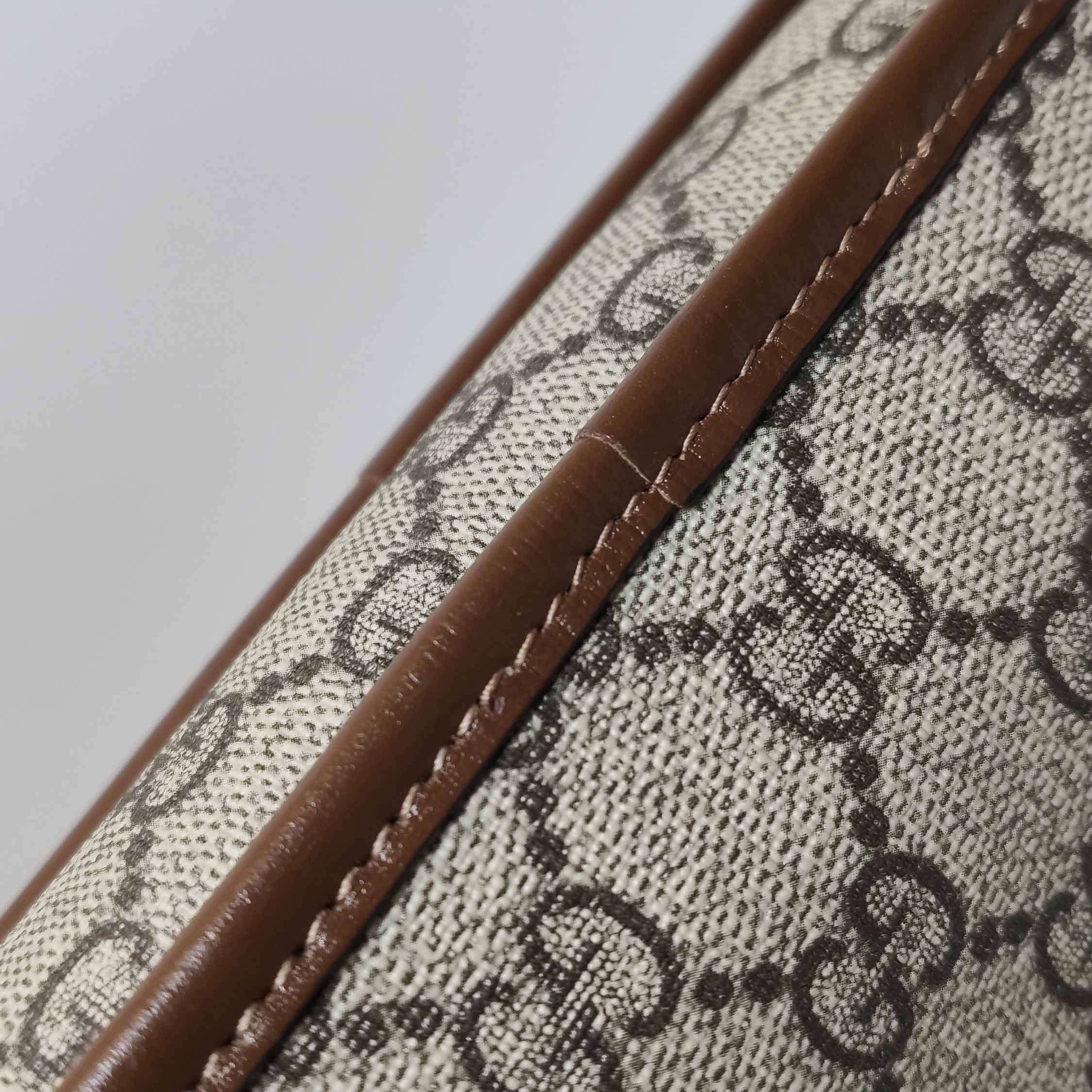 Gucci Interlocking G Patch Camera Bag GG Coated Canvas Mini — photo 11 of 18