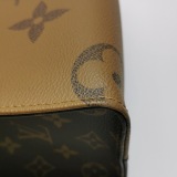Louis Vuitton(LV) OnTheGo Tote Reverse Monogram Giant PM — thumbnail 11
