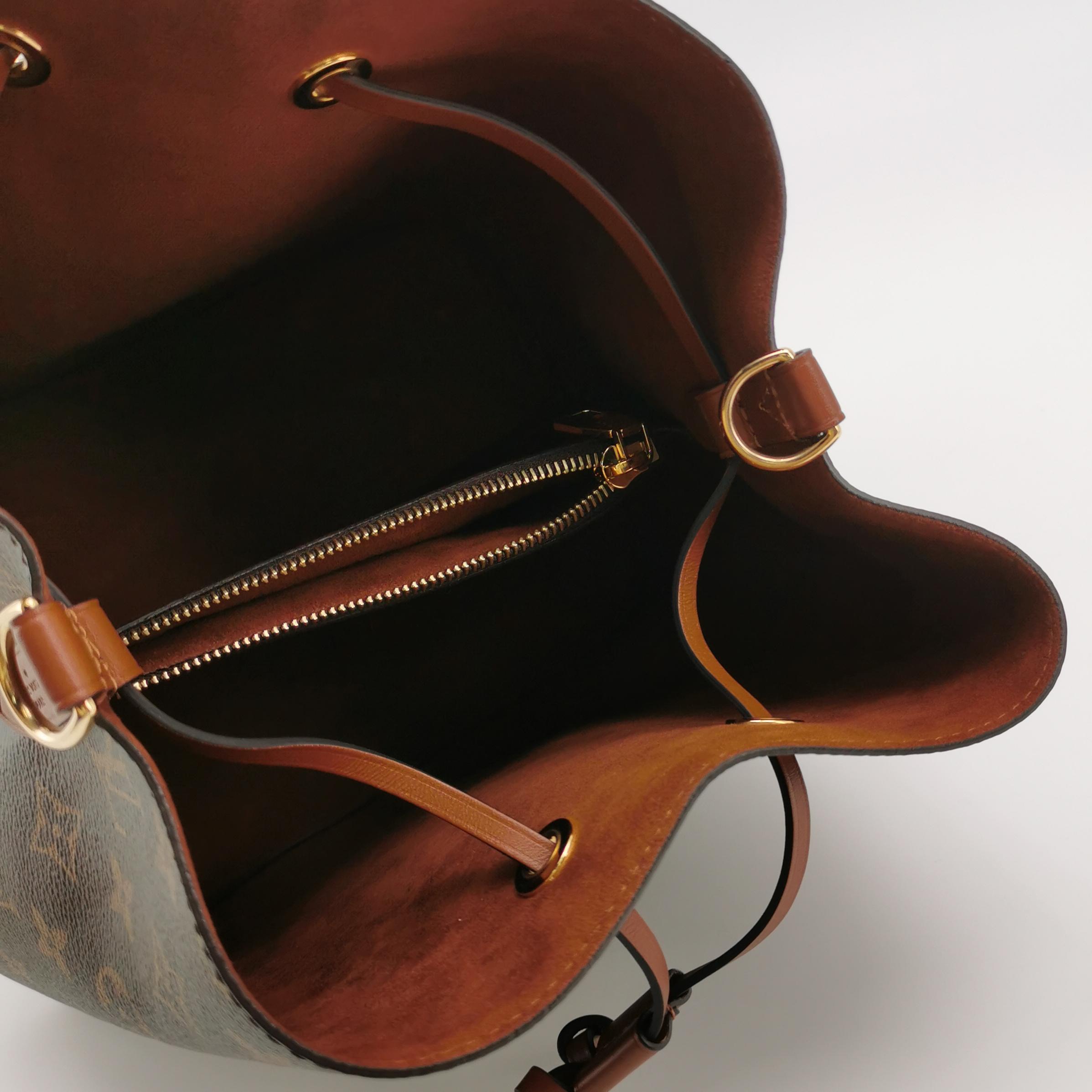 Louis Vuitton(LV) NeoNoe Handbag Monogram Canvas with Leather MM — photo 8 of 18