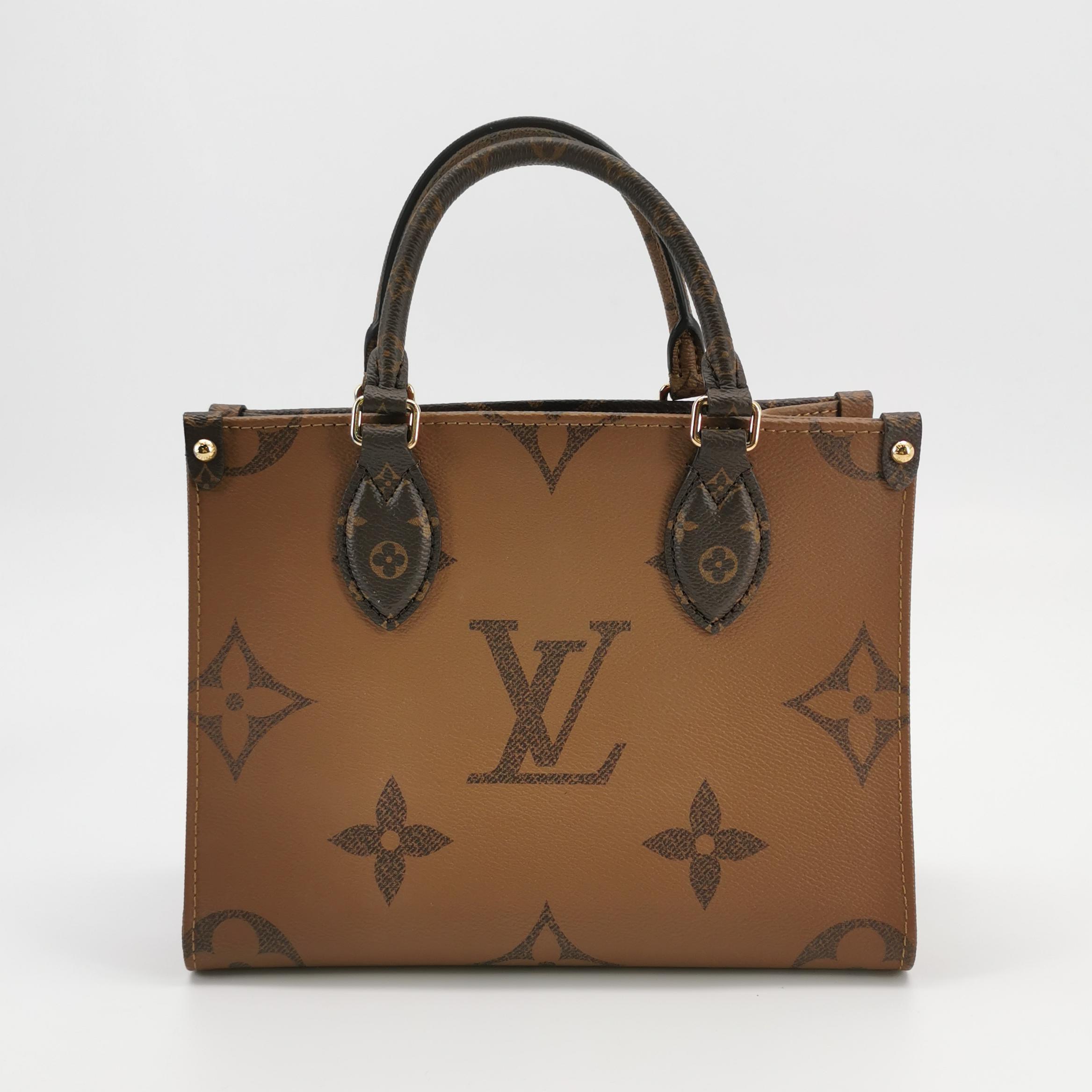 Louis Vuitton(LV) OnTheGo Tote Reverse Monogram Giant PM — photo 3 of 15