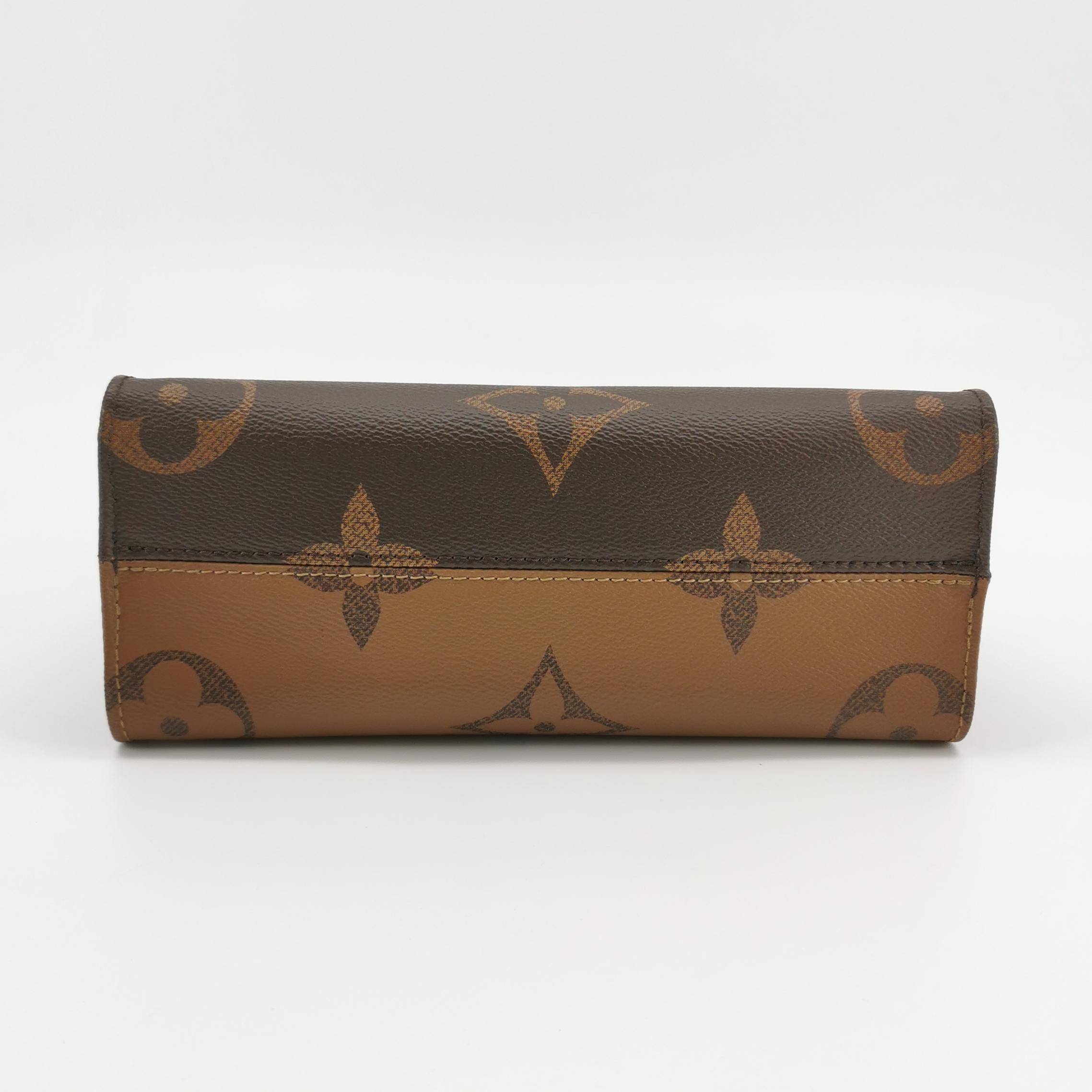 Louis Vuitton(LV) OnTheGo Tote Reverse Monogram Giant PM — photo 6 of 15