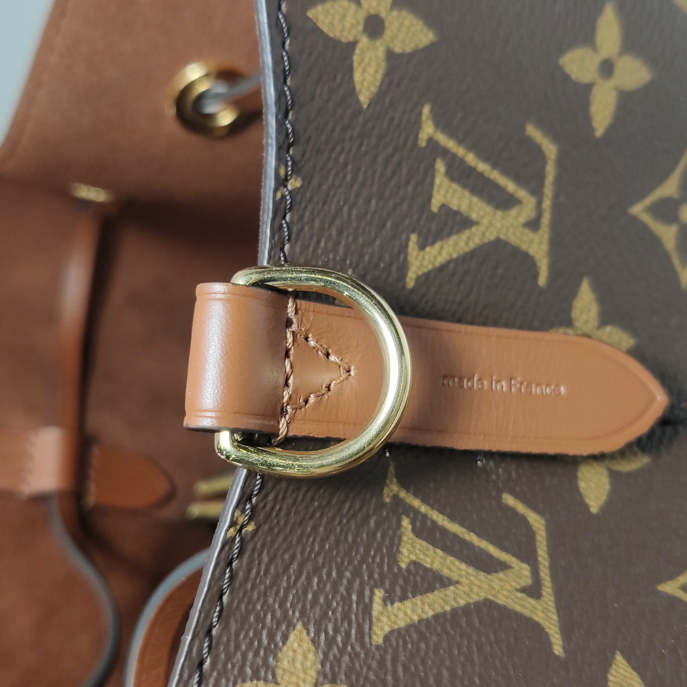 Louis Vuitton(LV) NeoNoe Handbag Monogram Canvas with Leather MM — photo 12 of 18