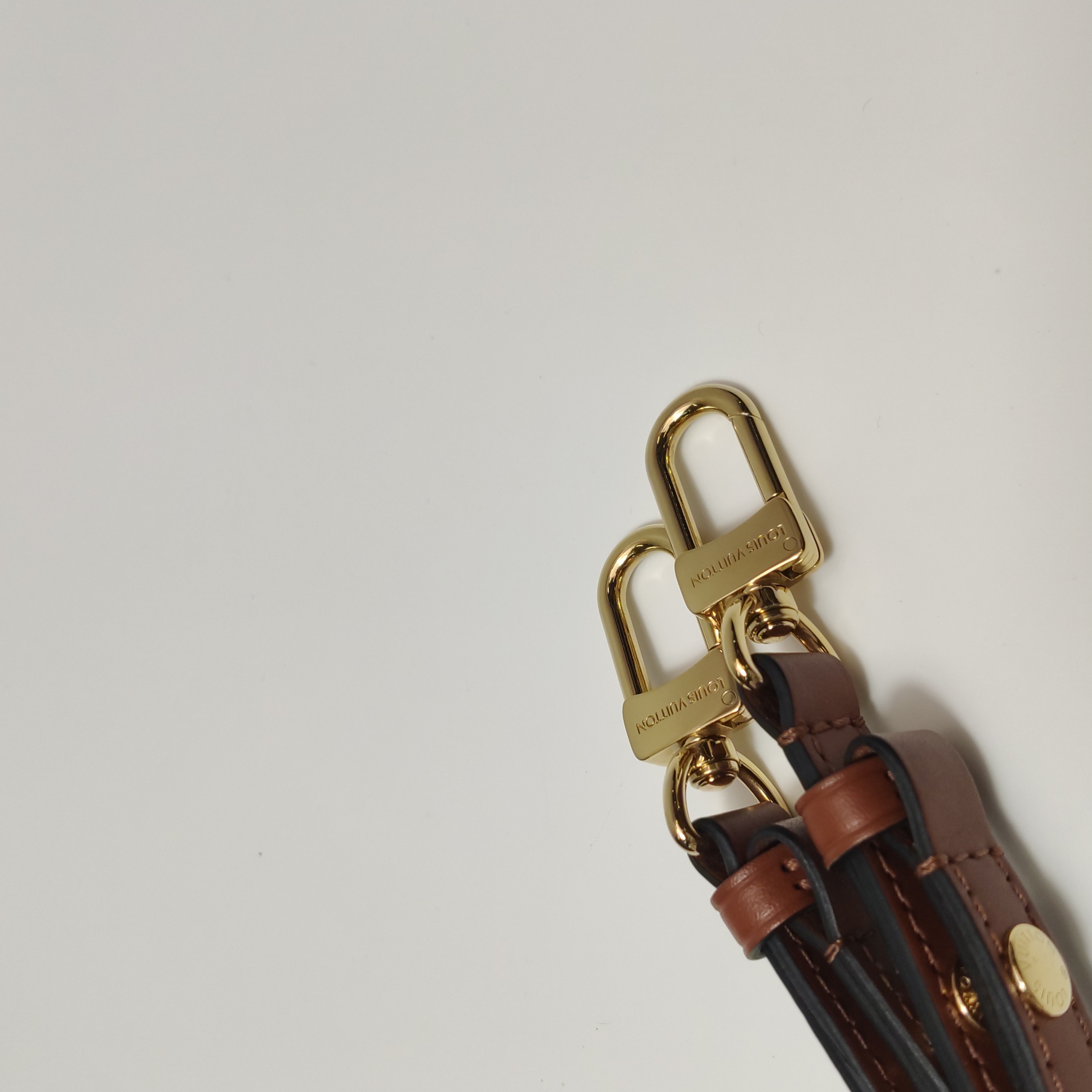 Louis Vuitton(LV) NeoNoe Handbag Monogram Canvas with Leather MM — photo 15 of 18