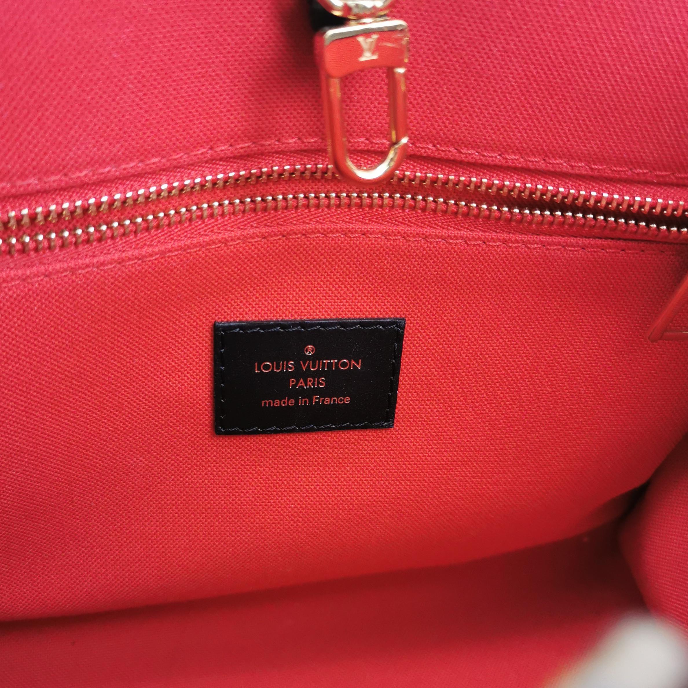 Louis Vuitton(LV) OnTheGo Tote Reverse Monogram Giant PM — photo 8 of 15