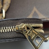 Louis Vuitton(LV) OnTheGo Tote Reverse Monogram Giant PM — thumbnail 10