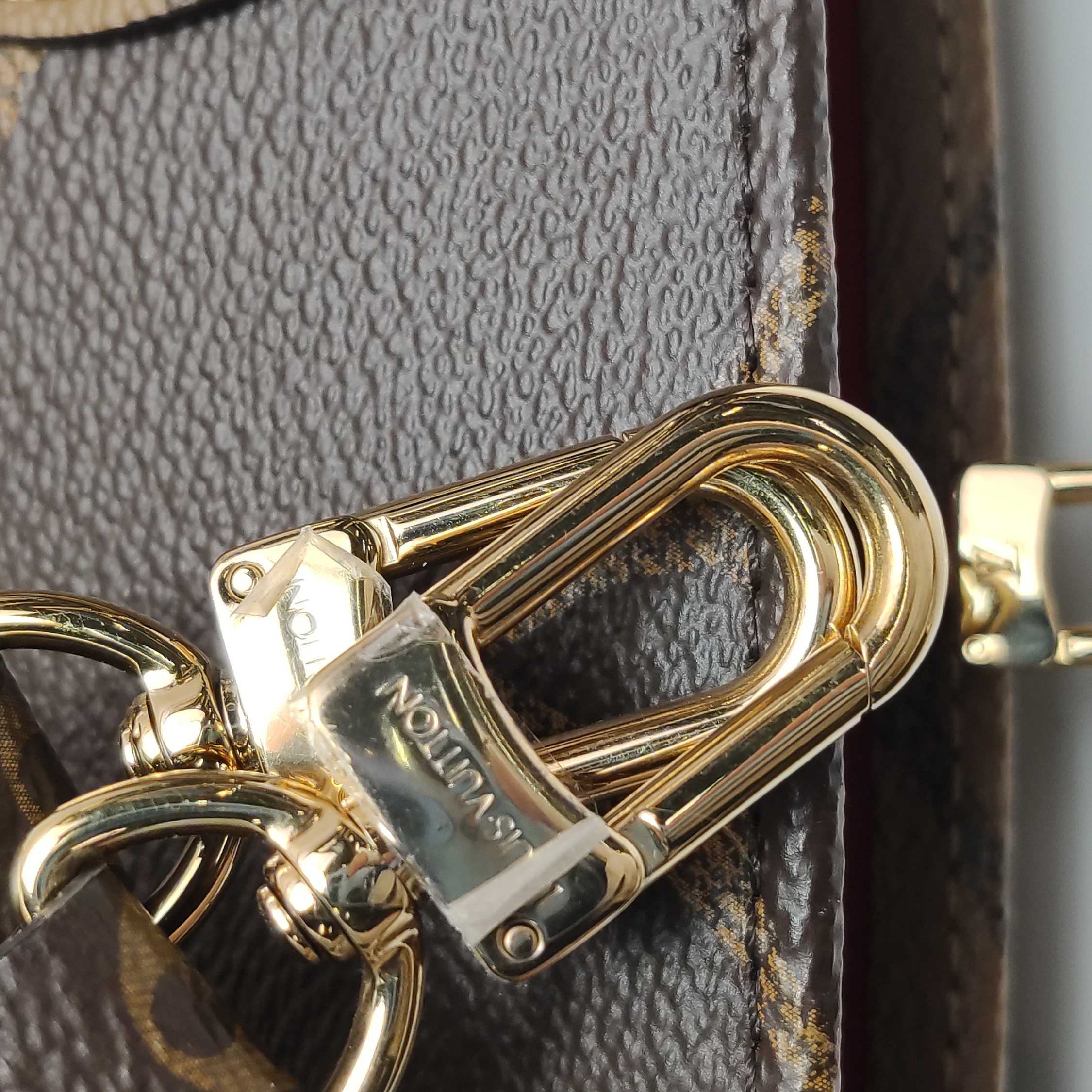 Louis Vuitton(LV) OnTheGo Tote Reverse Monogram Giant PM — photo 9 of 15