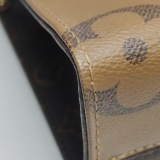 Louis Vuitton(LV) OnTheGo Tote Reverse Monogram Giant PM — thumbnail 14