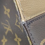 Louis Vuitton(LV) OnTheGo Tote Reverse Monogram Giant PM — thumbnail 15