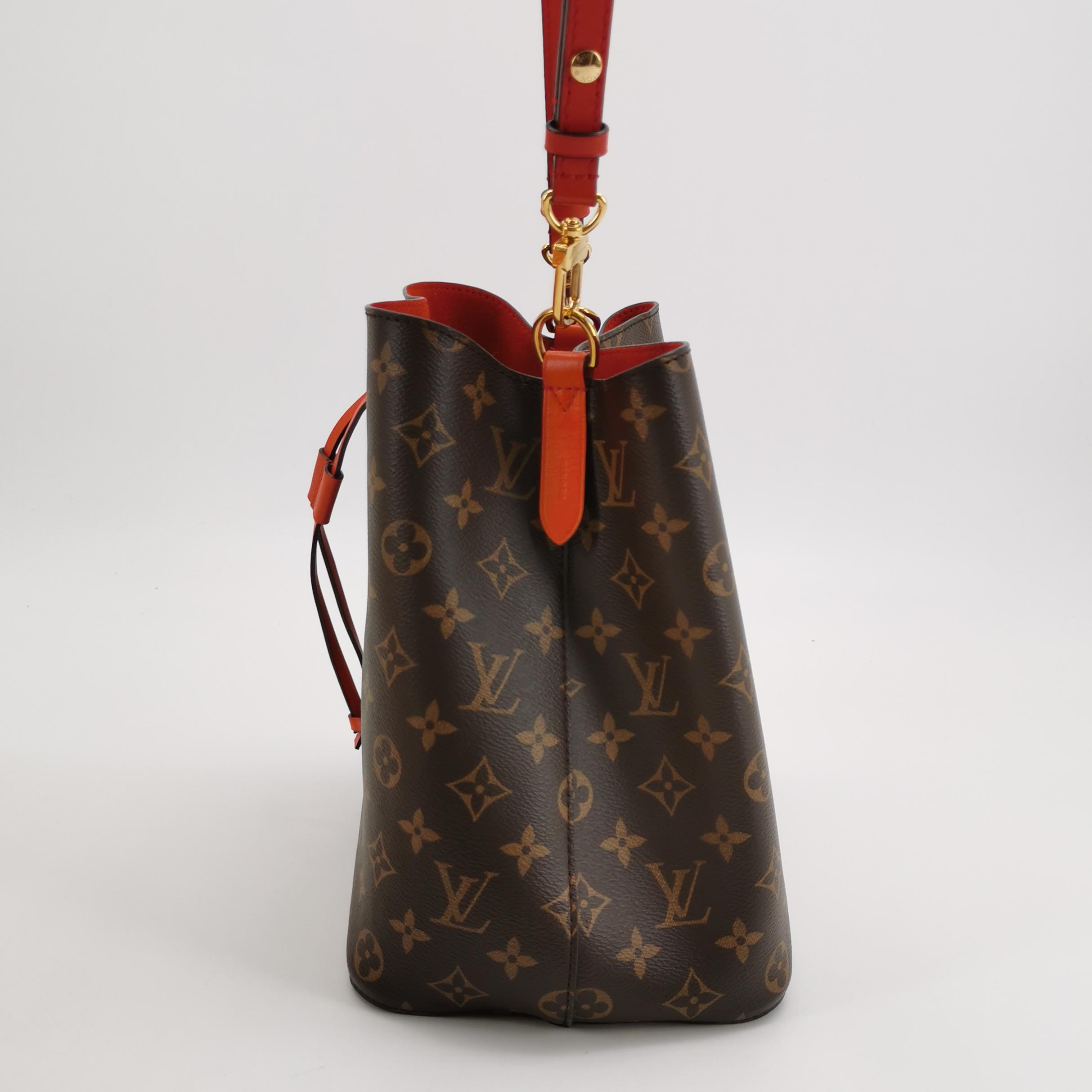 Louis Vuitton(LV) NeoNoe Handbag Monogram Canvas with Leather MM — photo 4 of 19