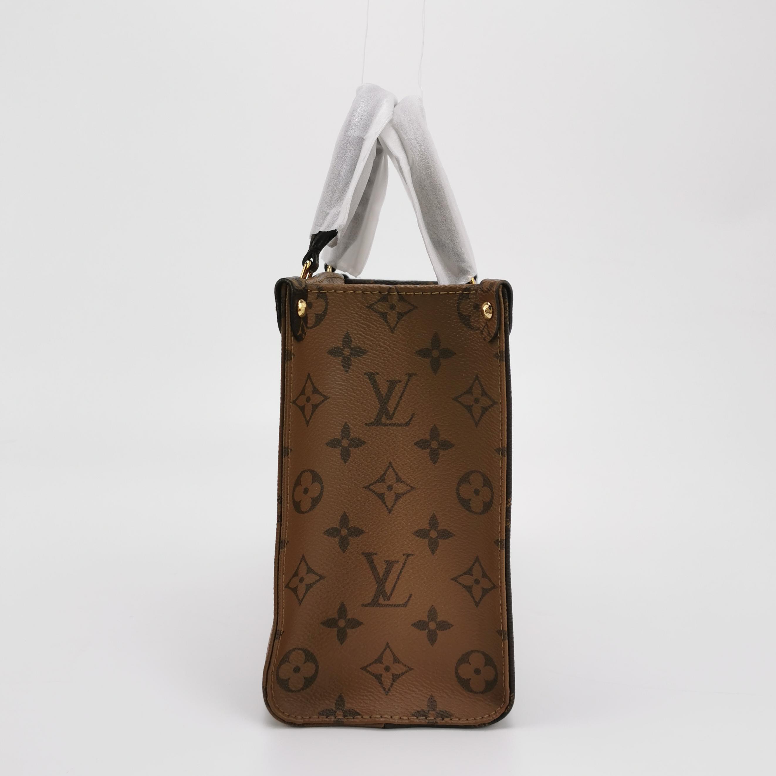 Louis Vuitton(LV) OnTheGo Tote Reverse Monogram Giant PM — photo 4 of 15