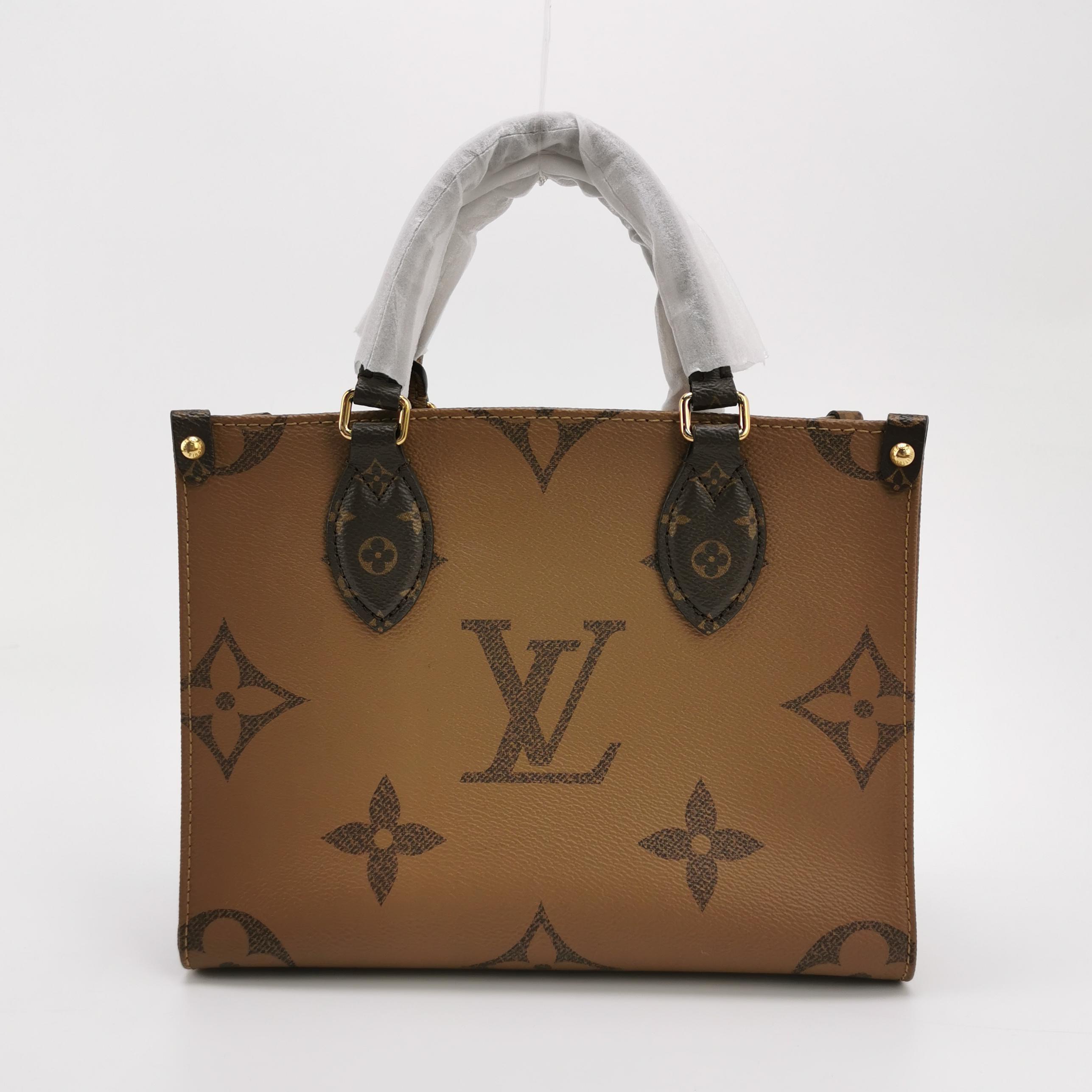 Louis Vuitton(LV) OnTheGo Tote Reverse Monogram Giant PM — photo 3 of 15