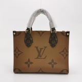 Louis Vuitton(LV) OnTheGo Tote Reverse Monogram Giant PM — thumbnail 3