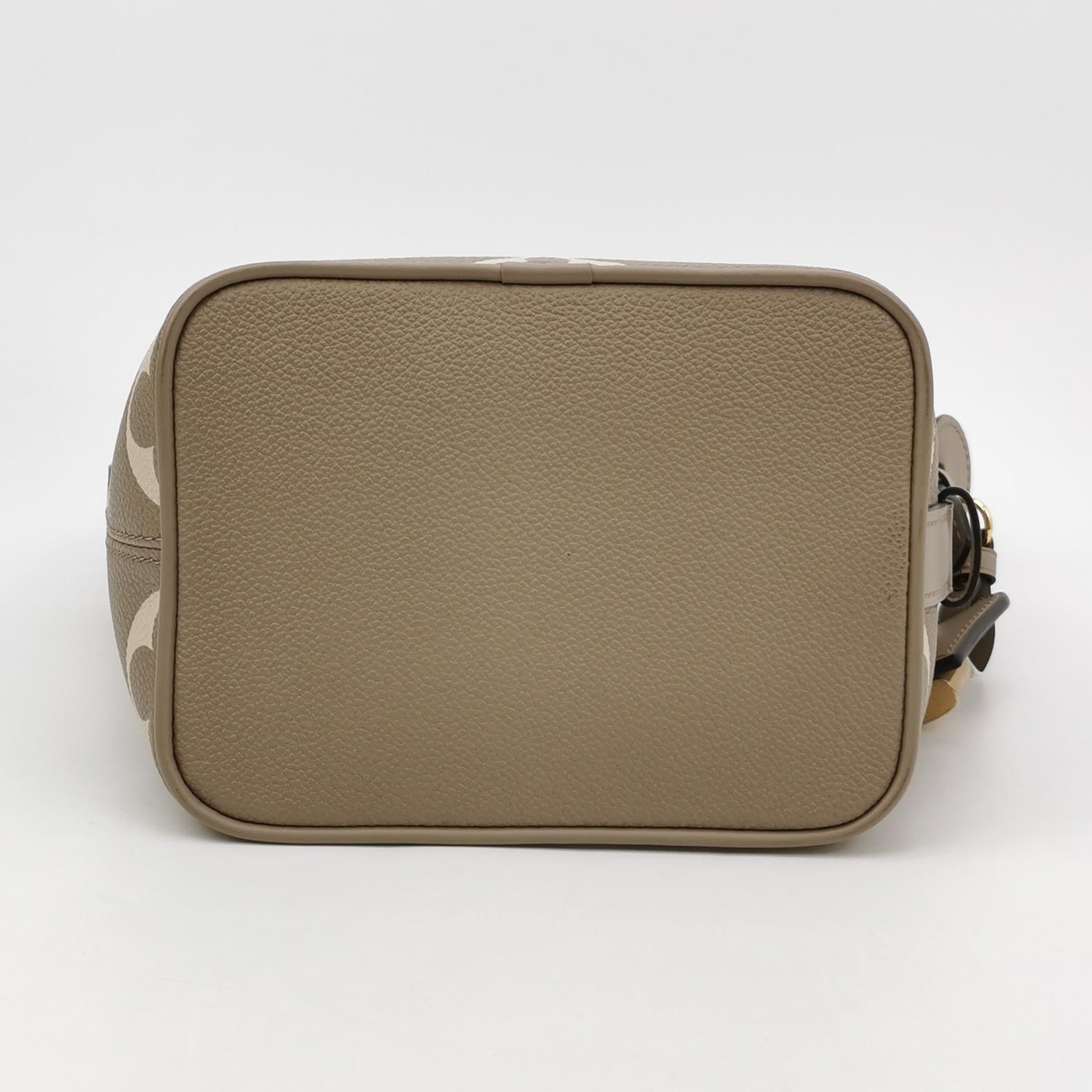 Louis Vuitton(Lv) All In BB Monogram Calfskin Gray — photo 7 of 16