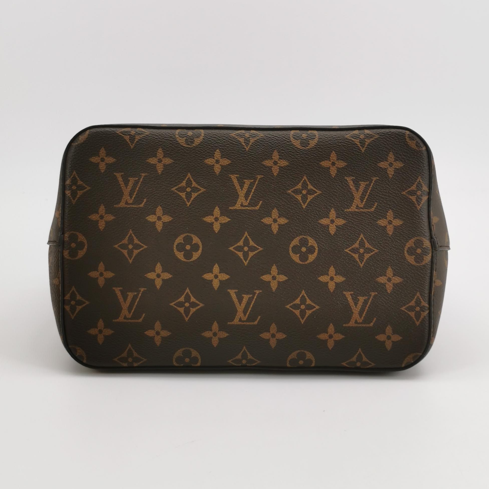 Louis Vuitton(LV) NeoNoe Handbag Monogram Canvas with Leather MM — photo 6 of 19