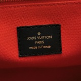 Louis Vuitton(LV) OnTheGo Tote Reverse Monogram Giant PM — thumbnail 8