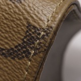Louis Vuitton(LV) OnTheGo Tote Reverse Monogram Giant PM — thumbnail 13