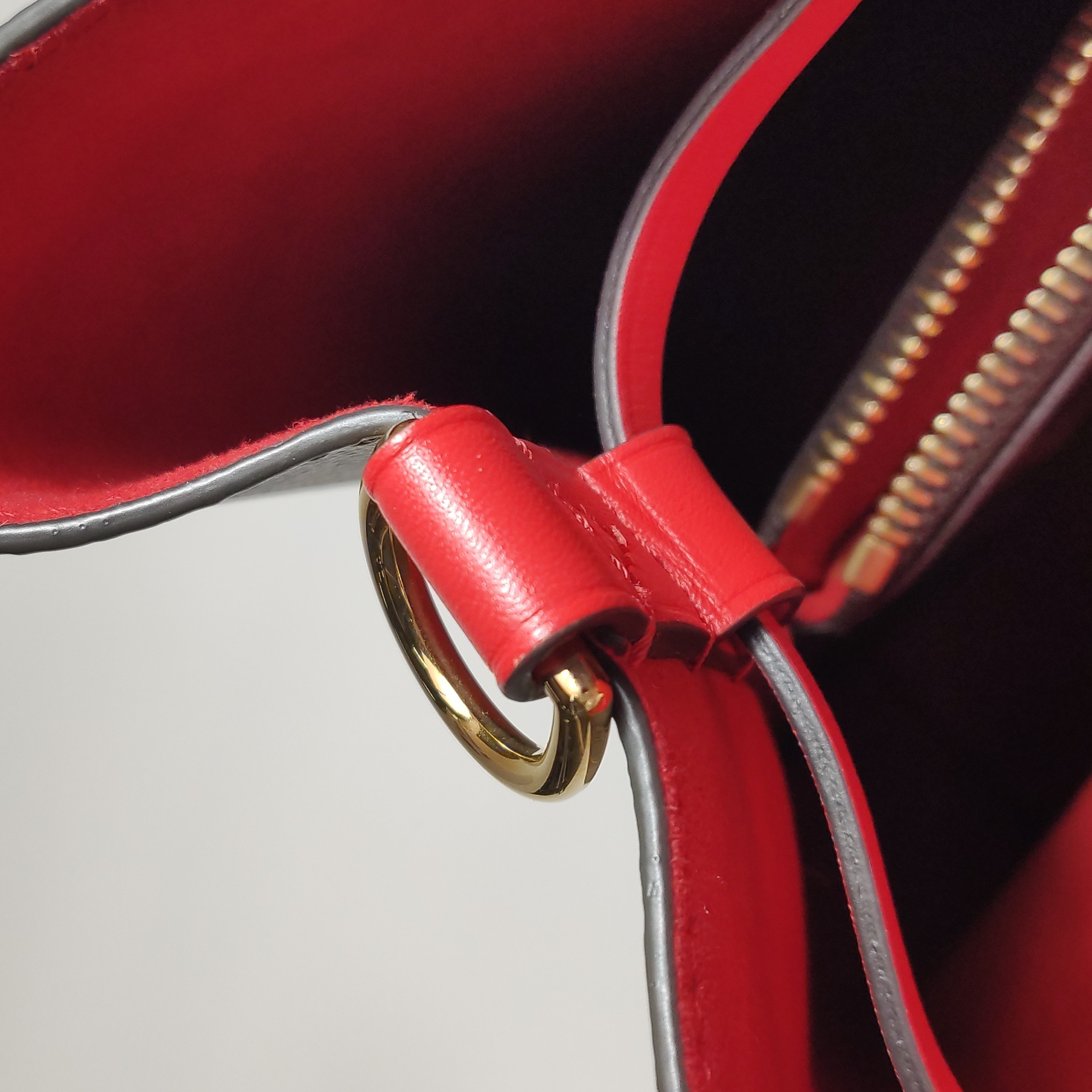 Louis Vuitton(LV) NeoNoe Handbag Monogram Canvas with Leather MM — photo 10 of 19