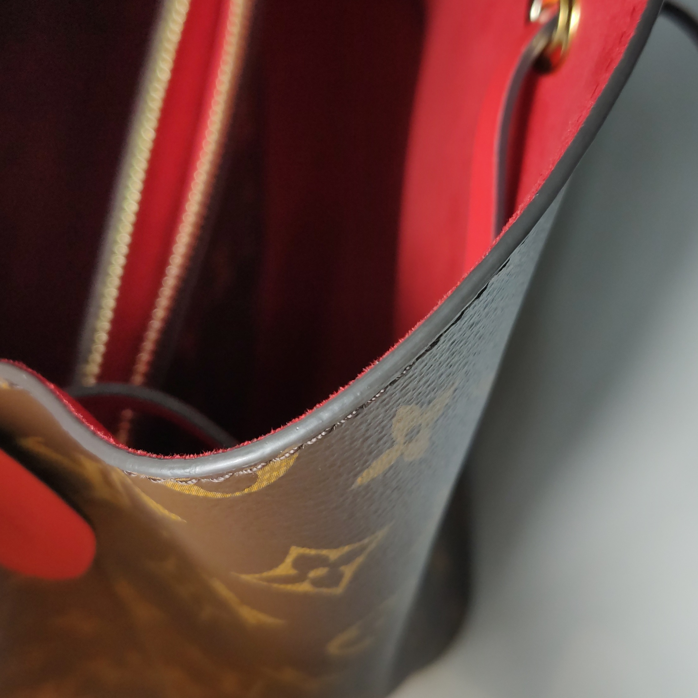 Louis Vuitton(LV) NeoNoe Handbag Monogram Canvas with Leather MM — photo 8 of 19