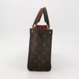 Louis Vuitton(LV) OnTheGo Tote Reverse Monogram Giant PM — thumbnail 4