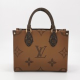 Louis Vuitton(LV) OnTheGo Tote Reverse Monogram Giant PM — thumbnail 3