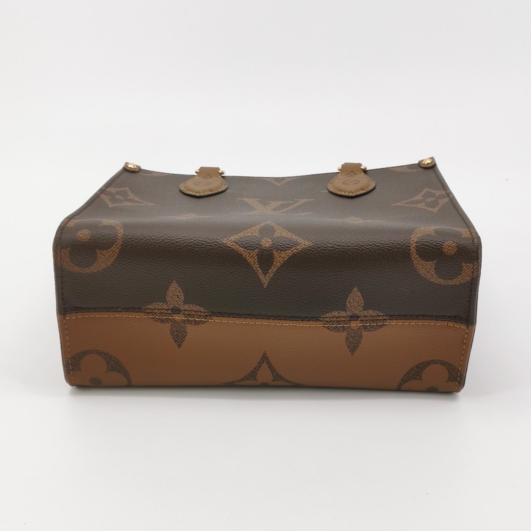 Louis Vuitton(LV) OnTheGo Tote Reverse Monogram Giant PM — photo 6 of 16