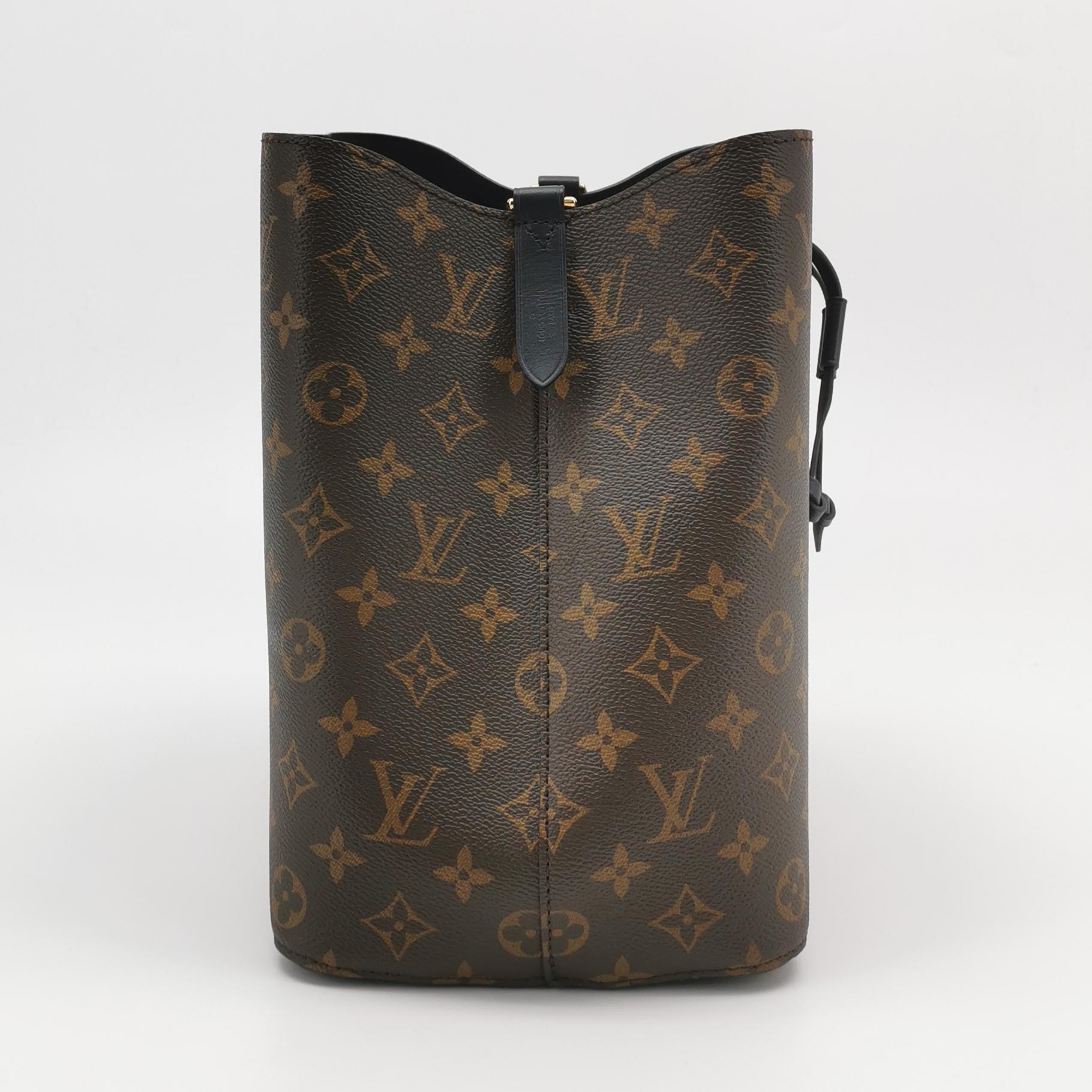 Louis Vuitton(LV) NeoNoe Handbag Monogram Canvas with Leather MM — photo 3 of 13