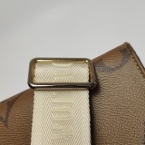 Louis Vuitton(LV) OnTheGo Tote Reverse Monogram Giant PM — thumbnail 11