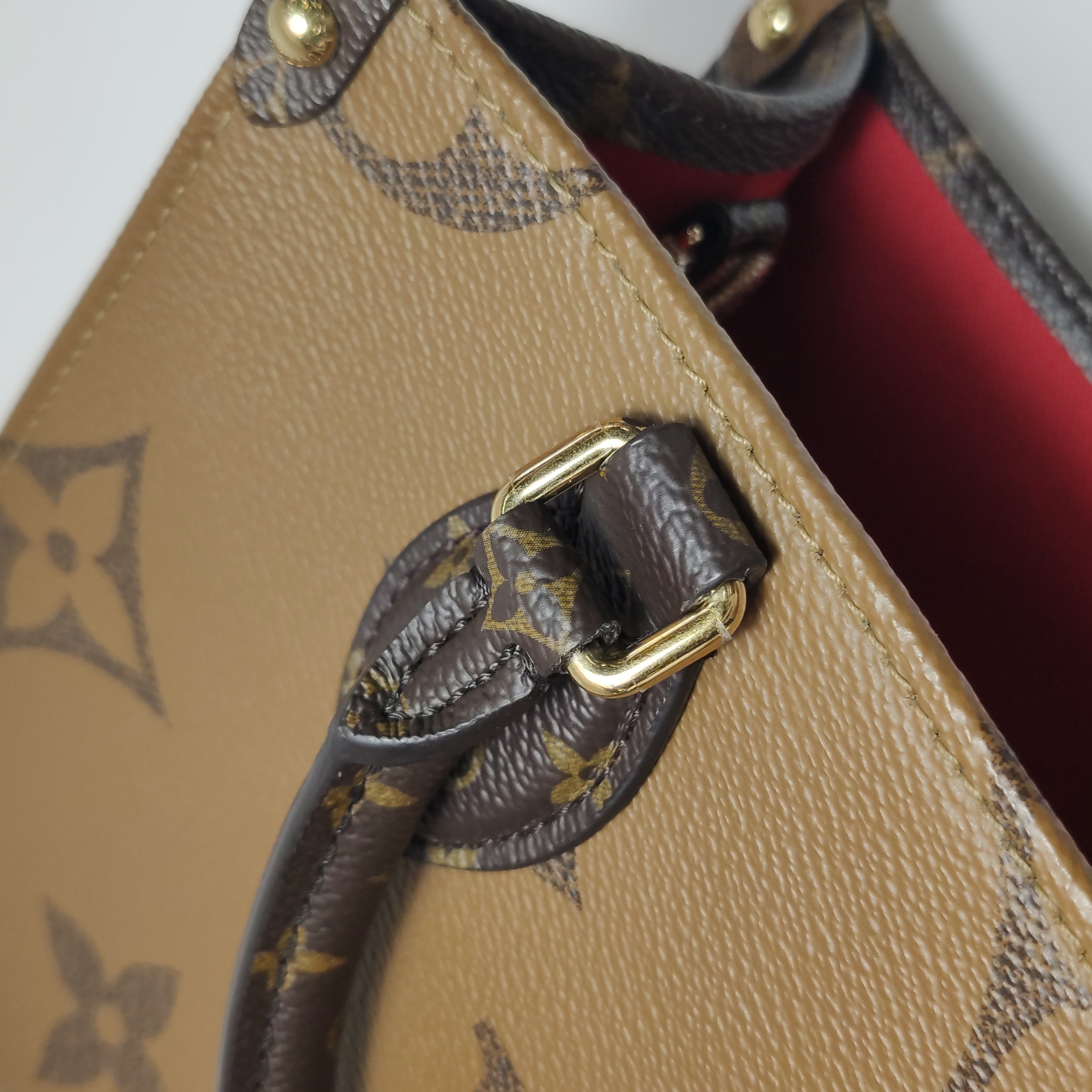 Louis Vuitton(LV) OnTheGo Tote Reverse Monogram Giant PM — photo 10 of 16