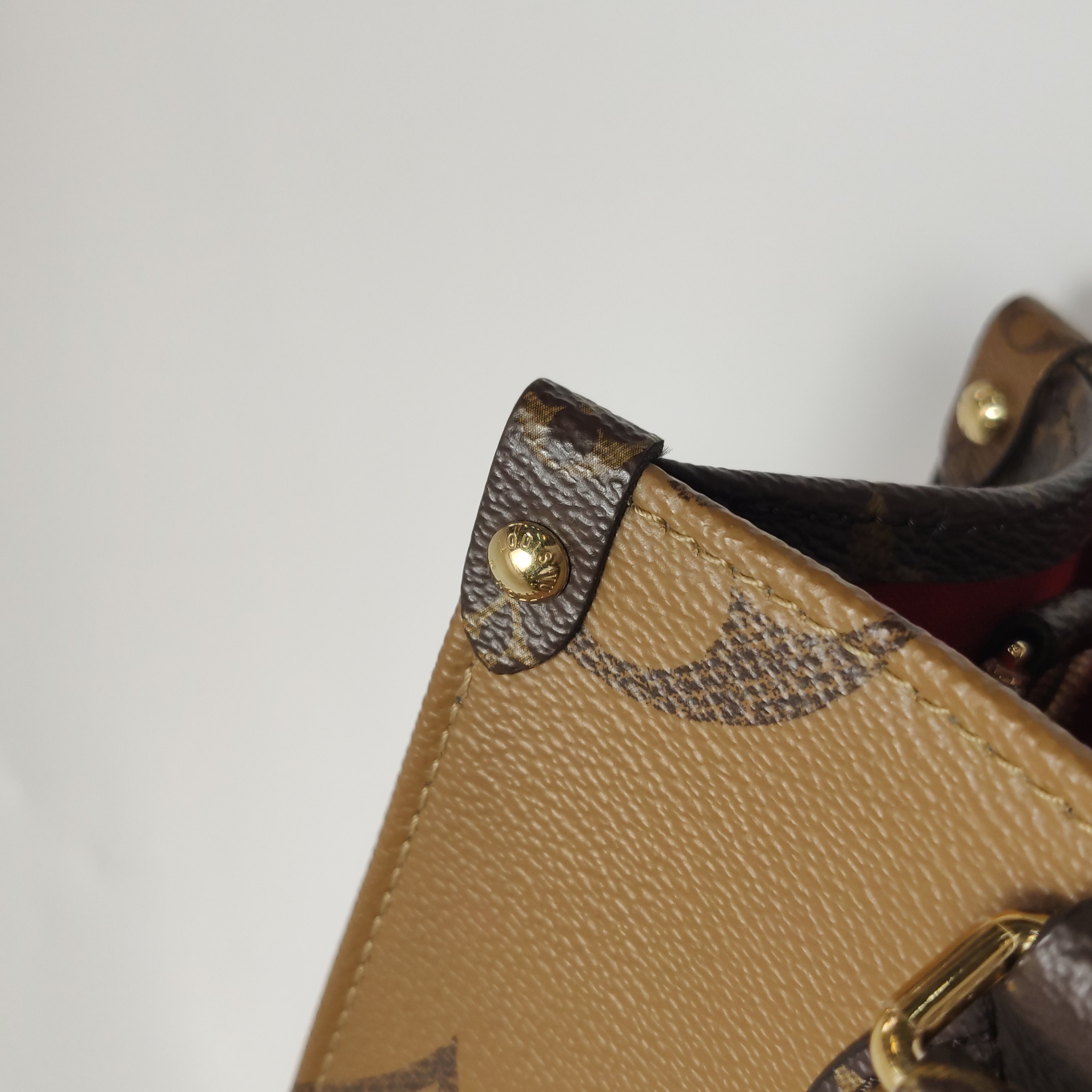 Louis Vuitton(LV) OnTheGo Tote Reverse Monogram Giant PM — photo 15 of 16