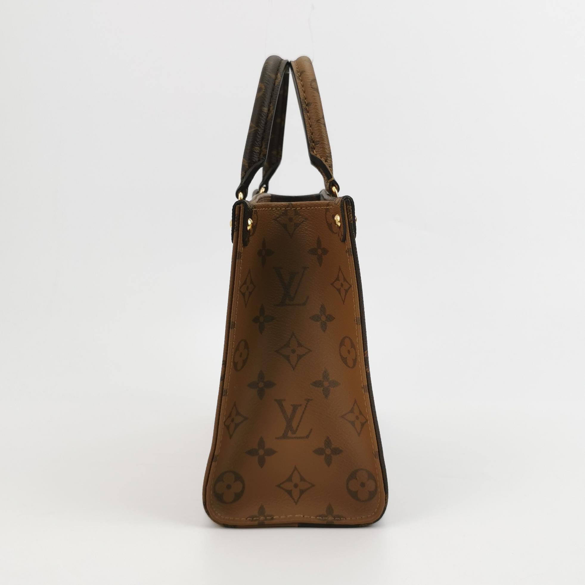 Louis Vuitton(LV) OnTheGo Tote Reverse Monogram Giant PM — photo 4 of 14
