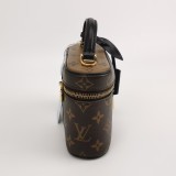 Louis Vuitton(LV) Vanity Handbag Reverse Monogram Canvas — thumbnail 3