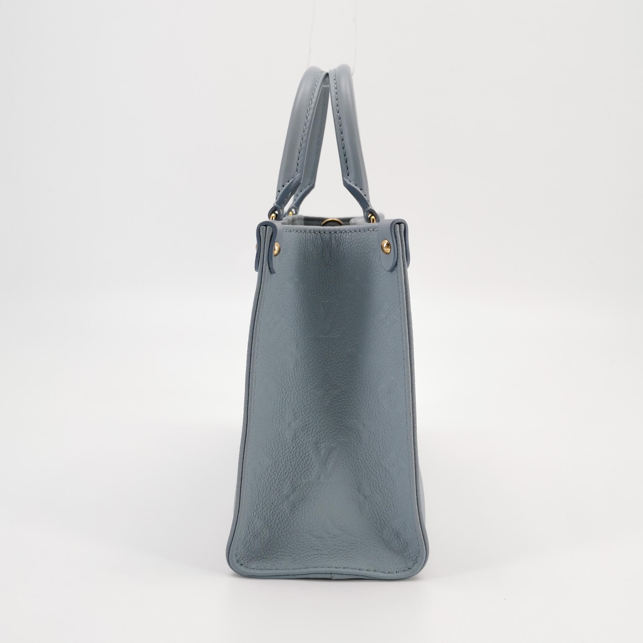 Louis Vuitton(LV) OnTheGo Tote Monogram Empreinte Giant PM — photo 3 of 23