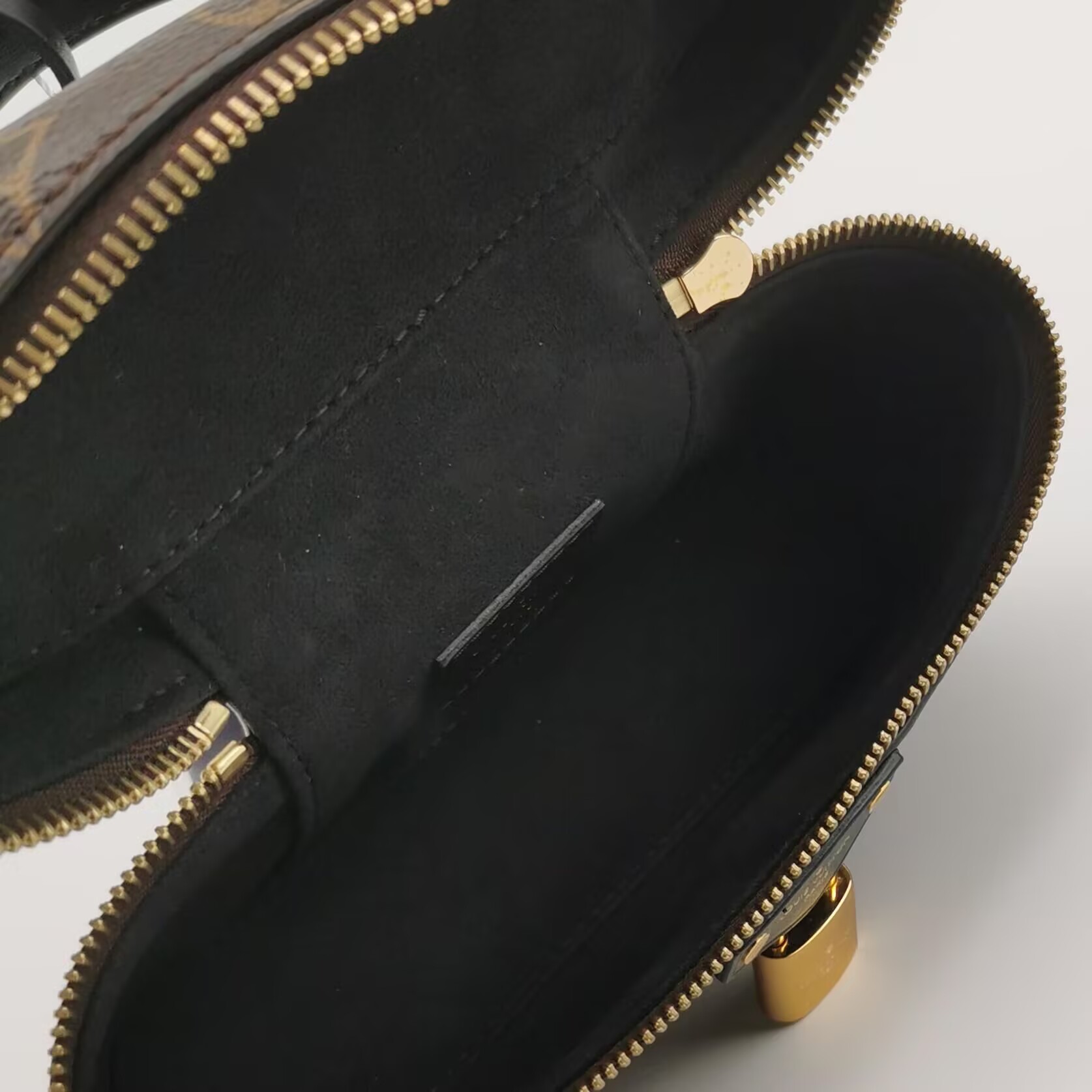 Louis Vuitton(LV) Vanity Handbag Reverse Monogram Canvas — photo 8 of 18