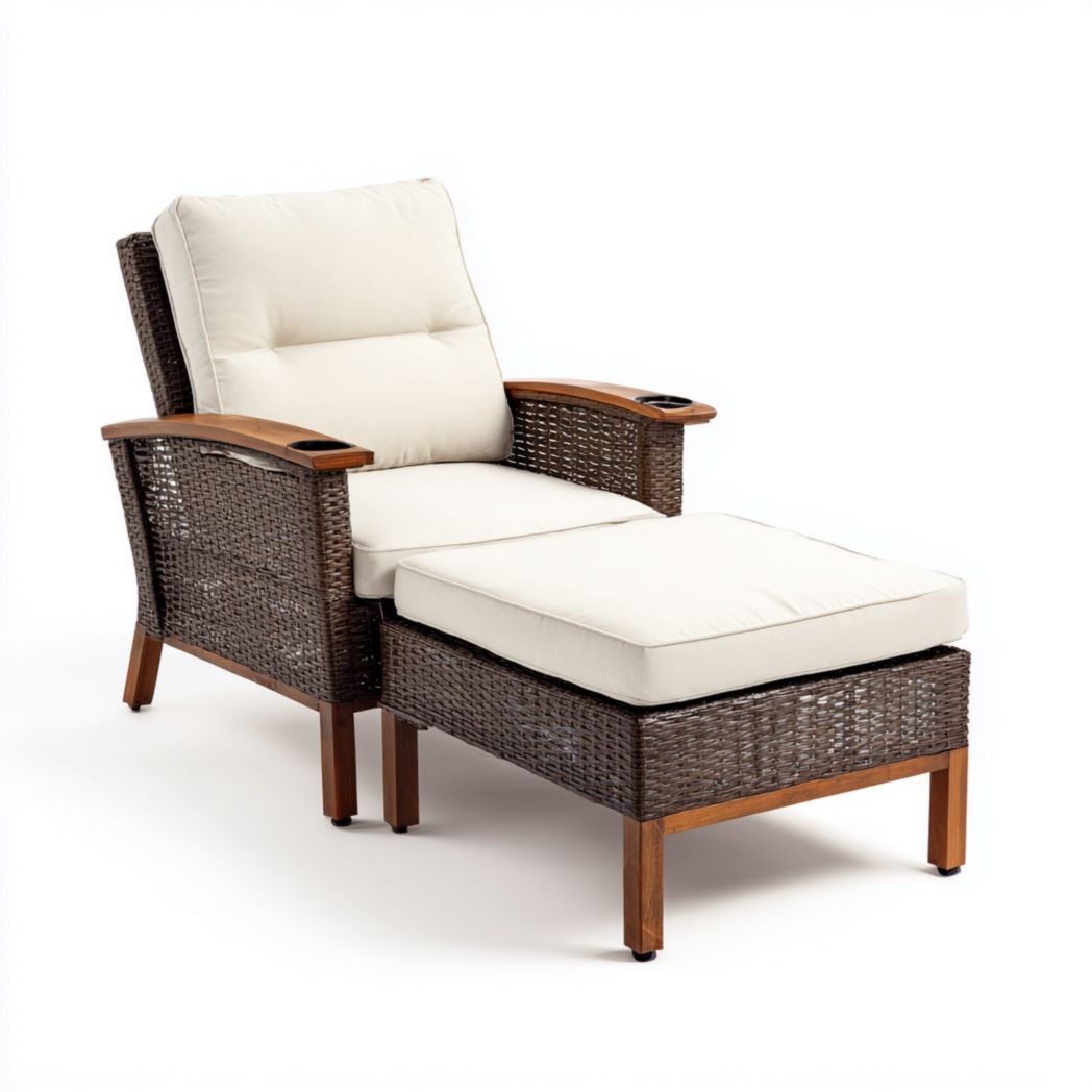 Chaise longue d’extérieur avec structure en bois et résine tressée synthétique-Amgefurniture