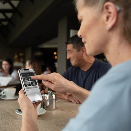 Selbsteinstellende Over-the-Counter-Kopfhörer Lexie B2 Plus – Powered by Bose