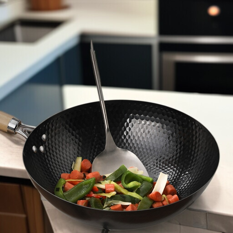 Traditional pot for stir-frying vegetables