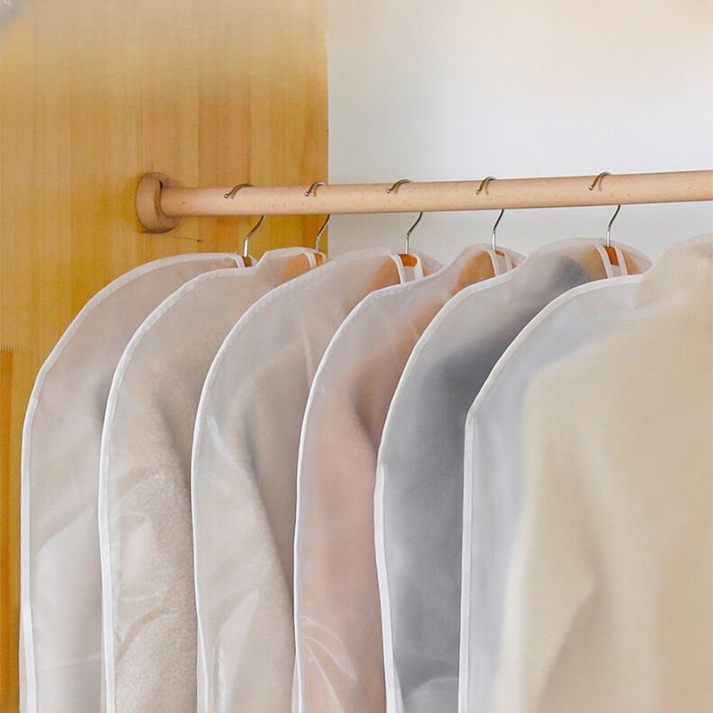 Insect-proof hanging garment bag for wardrobe storage
