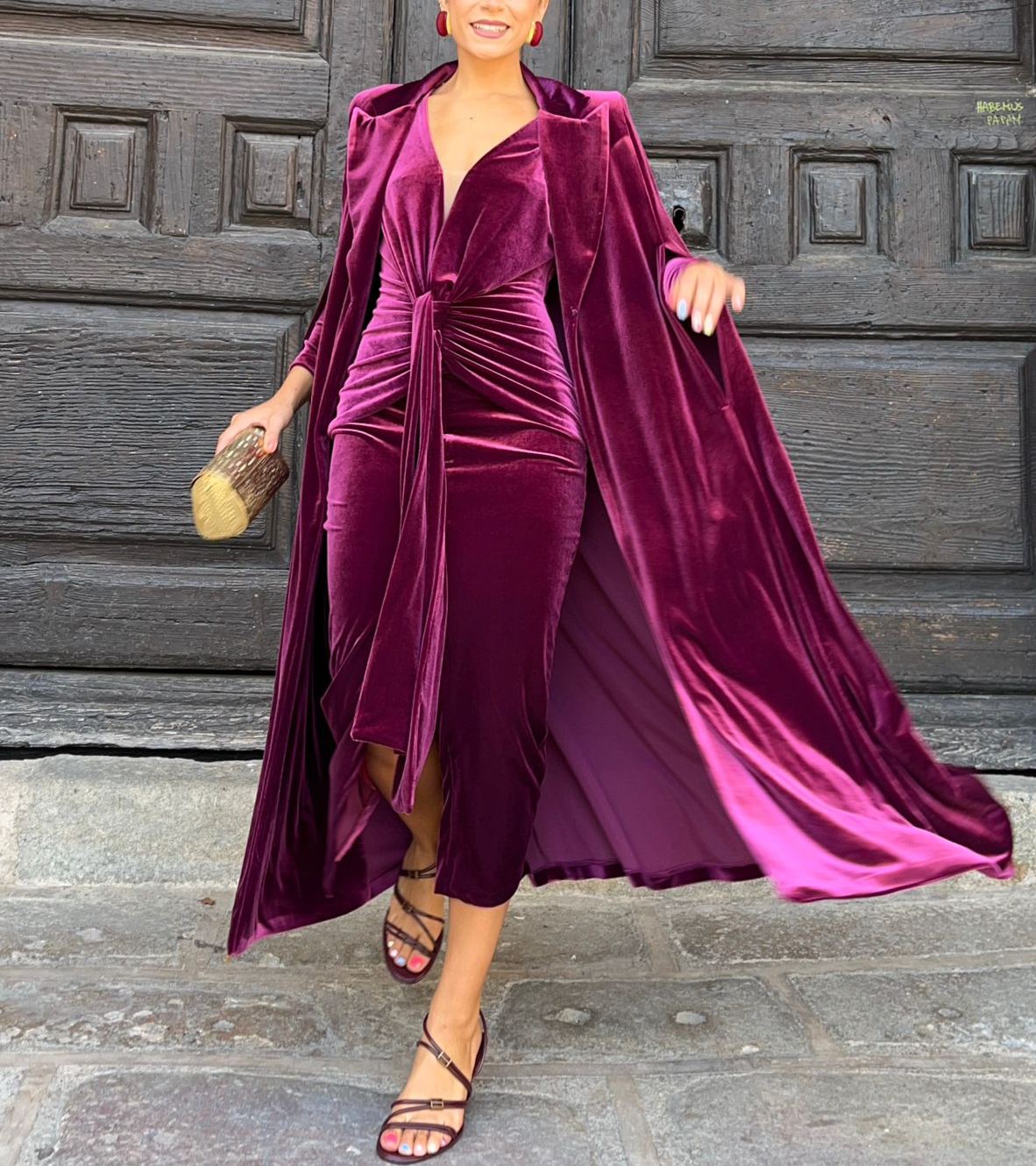 La Calzada Bordeaux dress