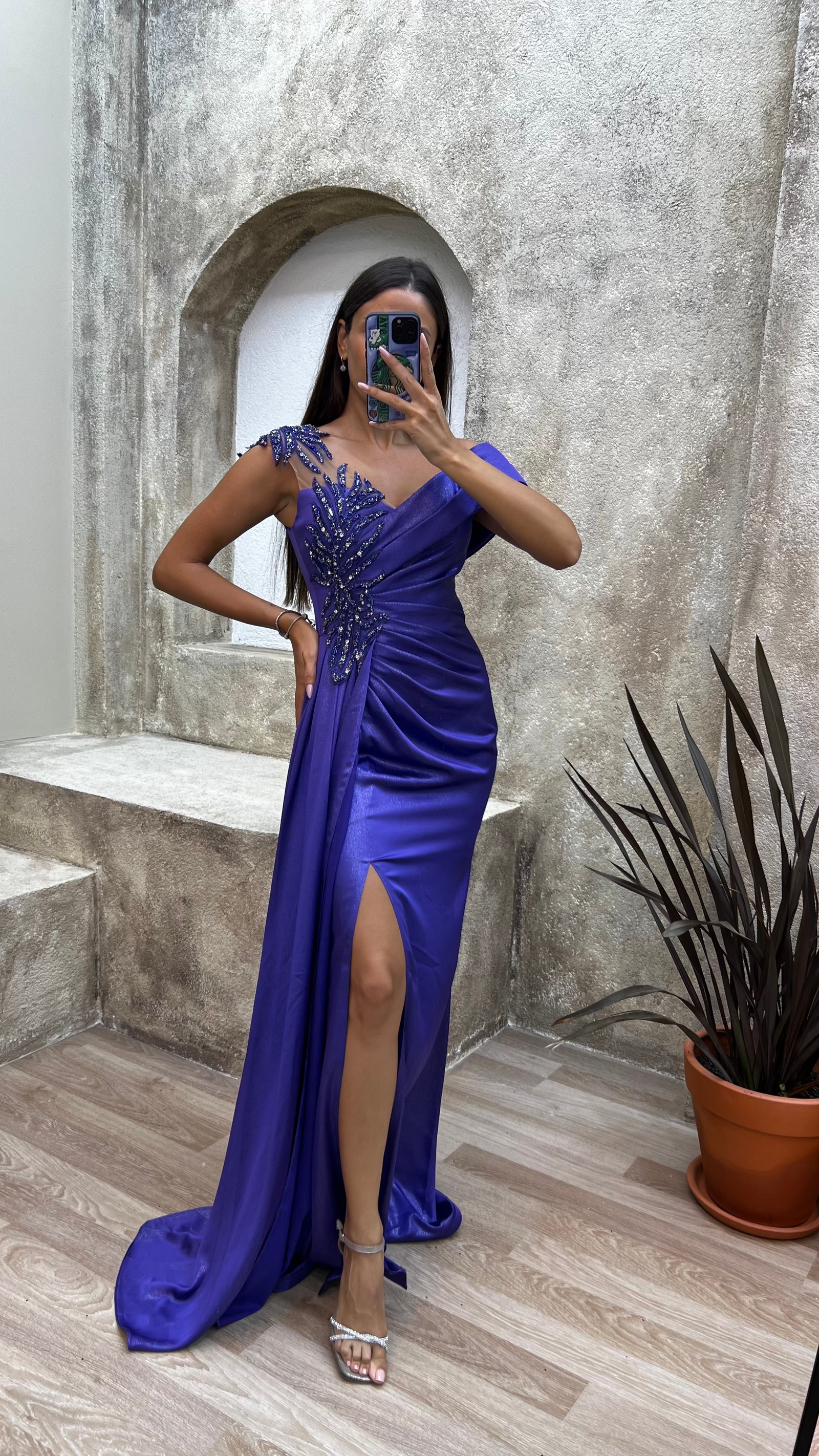 MINT GREEN EMBROIDERED DETAIL PLEATED EVENING DRESS