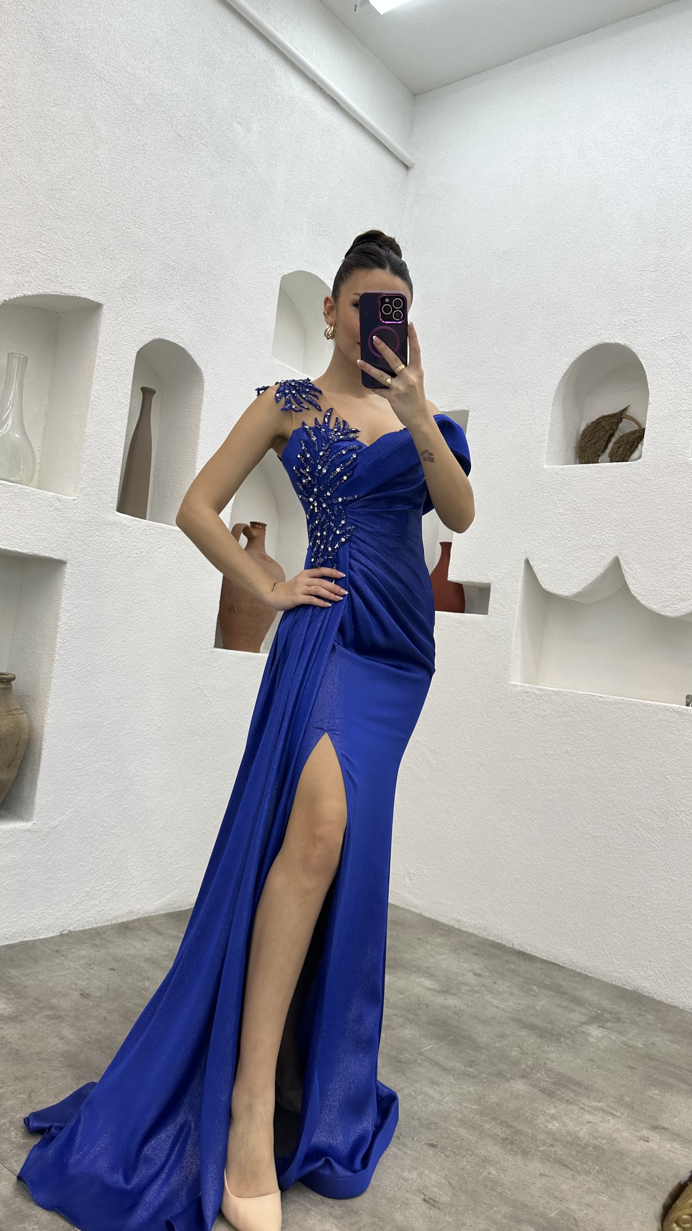 EMBROIDERED DETAIL PLEATED EVENING DRESS