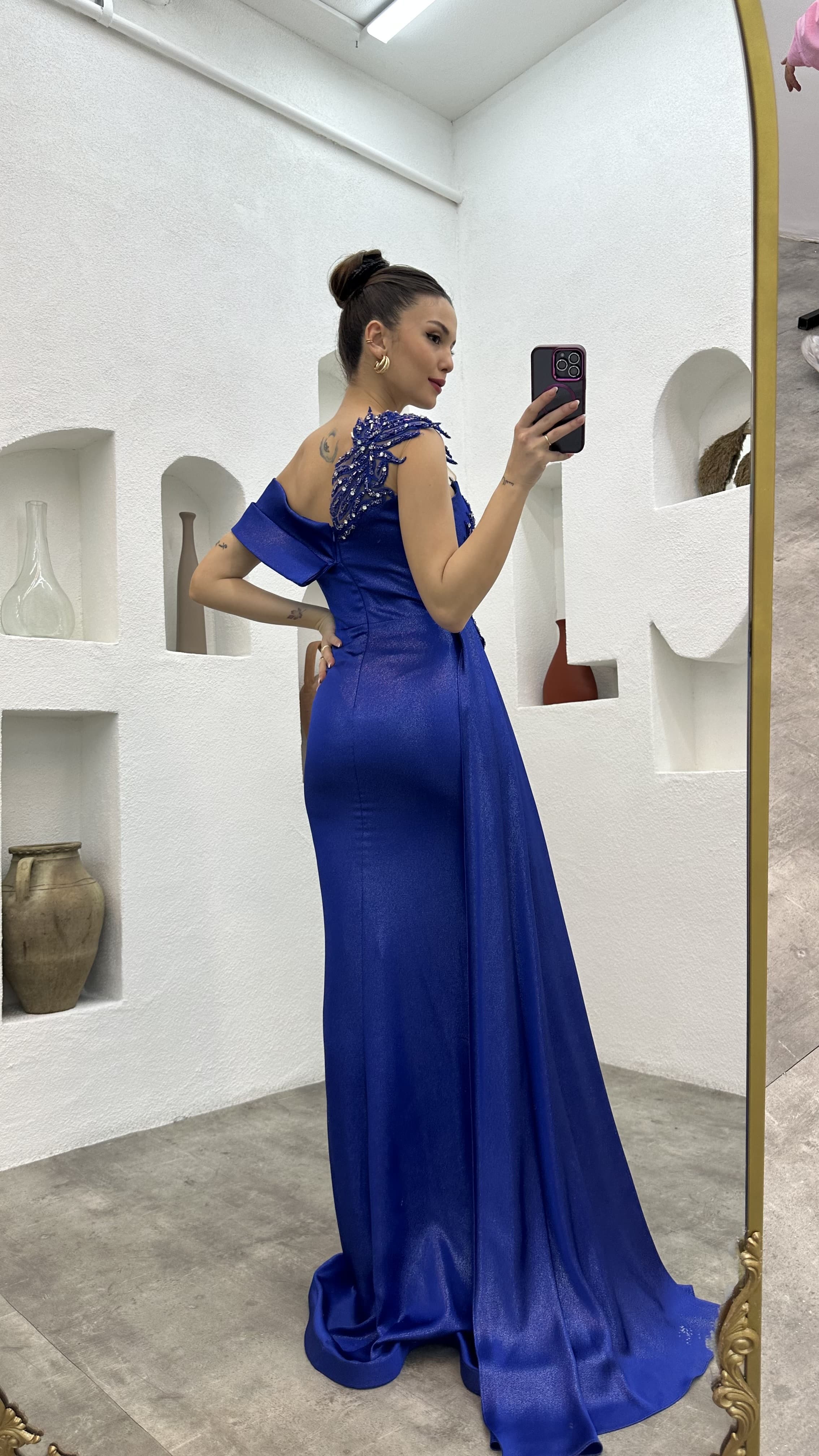 EMBROIDERED DETAIL PLEATED EVENING DRESS