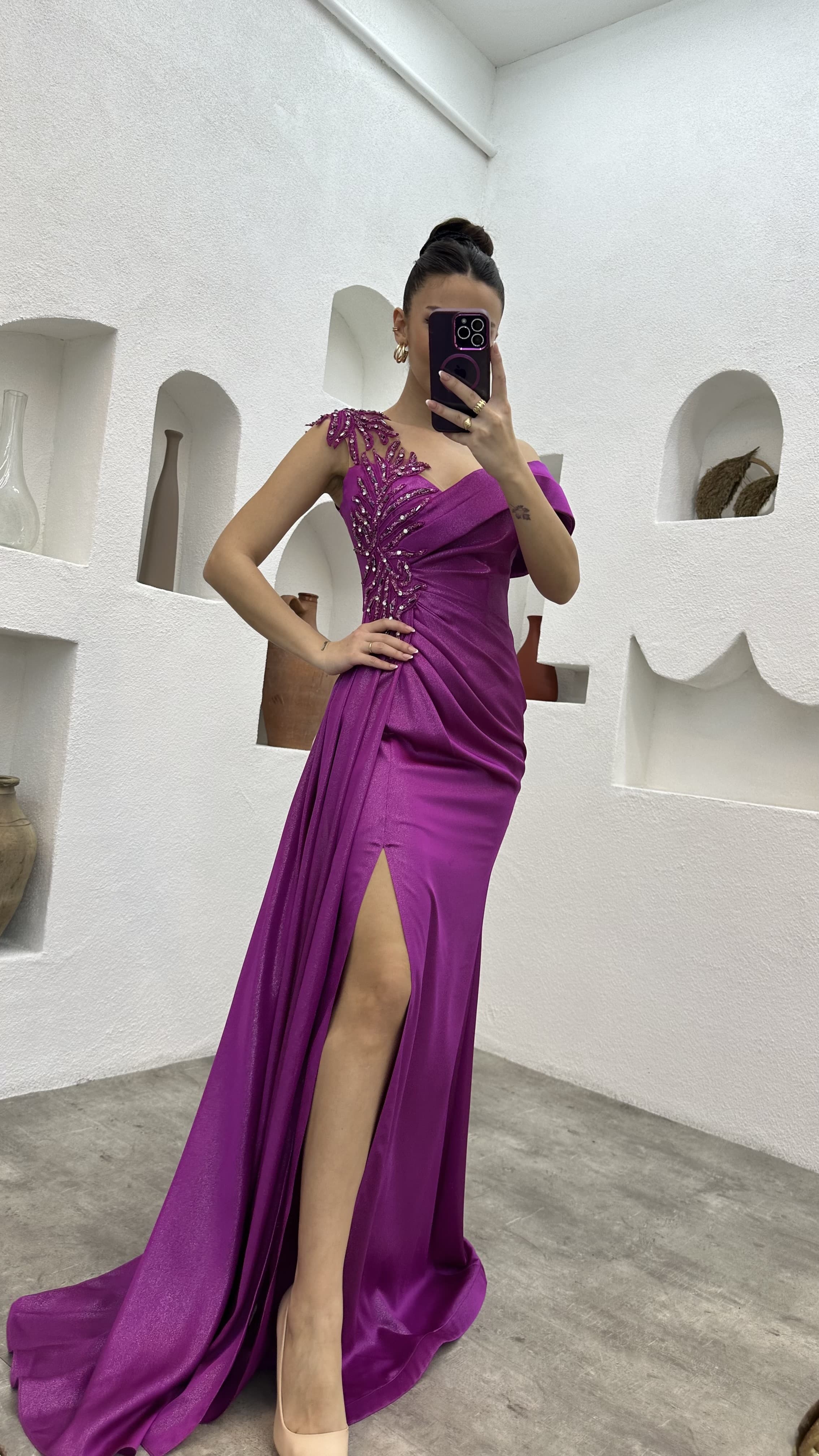 EMBROIDERED DETAIL PLEATED EVENING DRESS