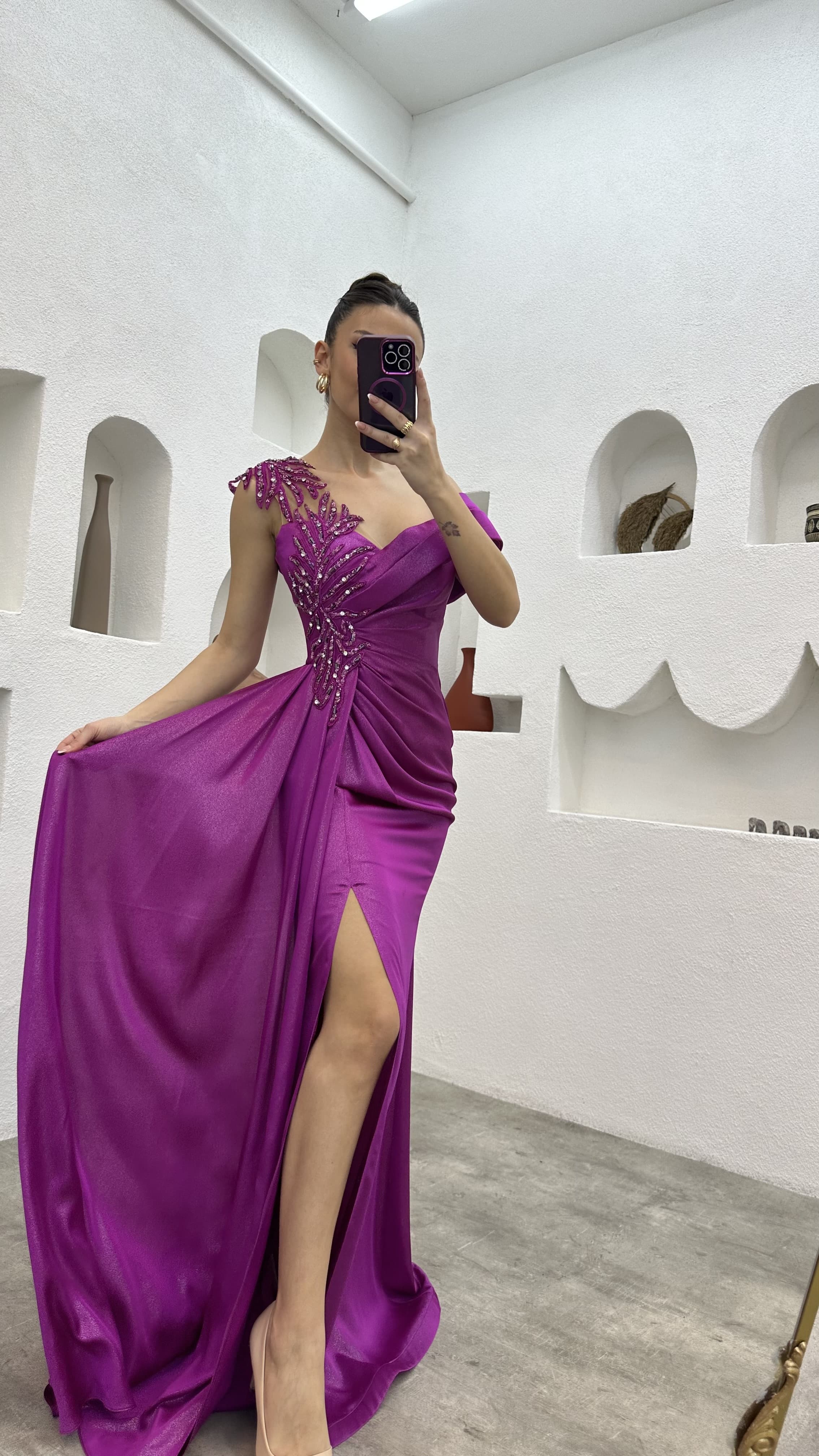 EMBROIDERED DETAIL PLEATED EVENING DRESS