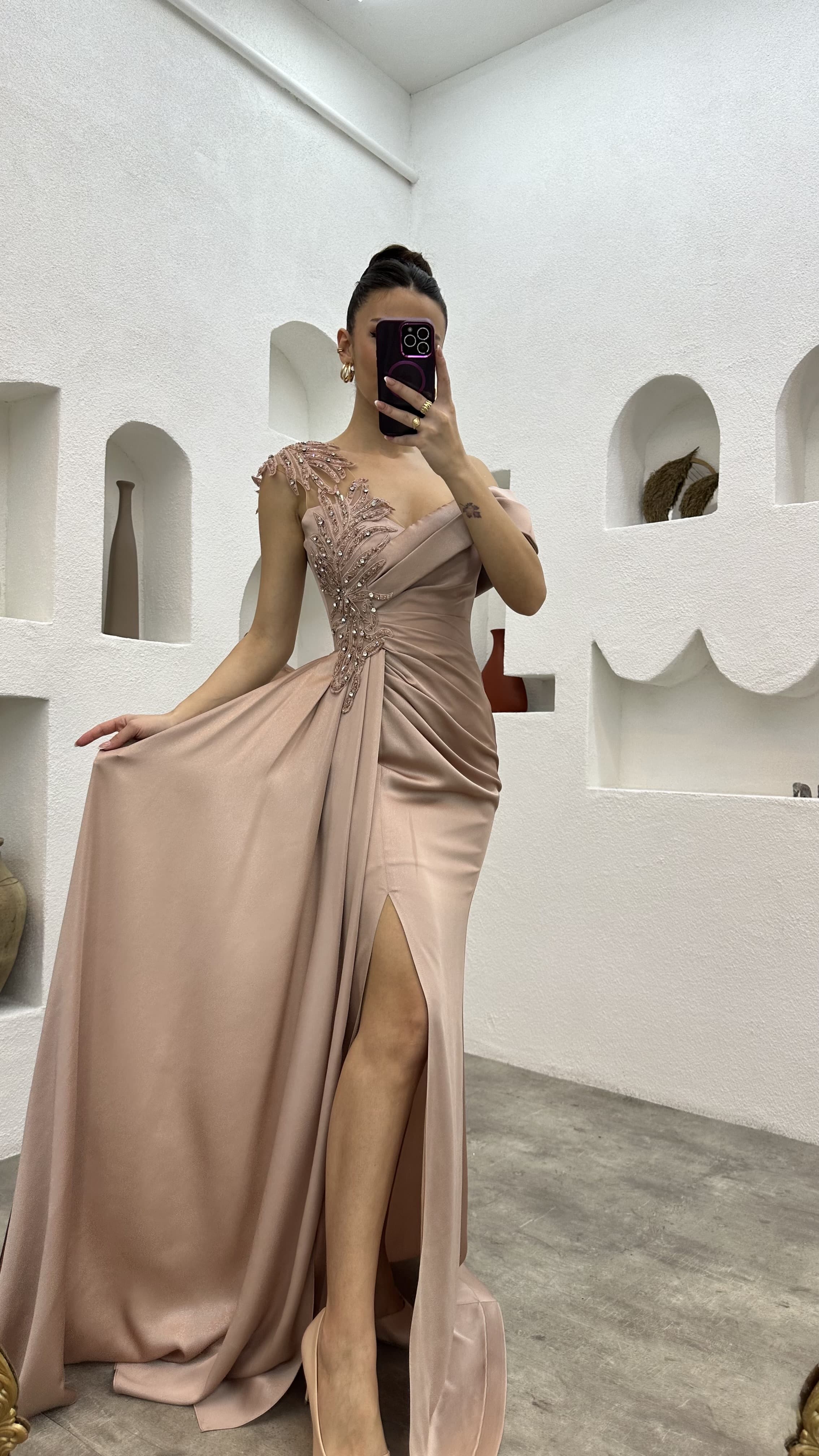 EMBROIDERED DETAIL PLEATED EVENING DRESS